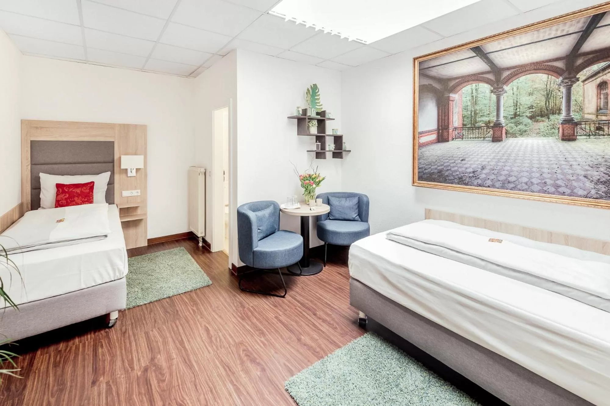 Photo of the whole room, Bed in Pallas Hotel