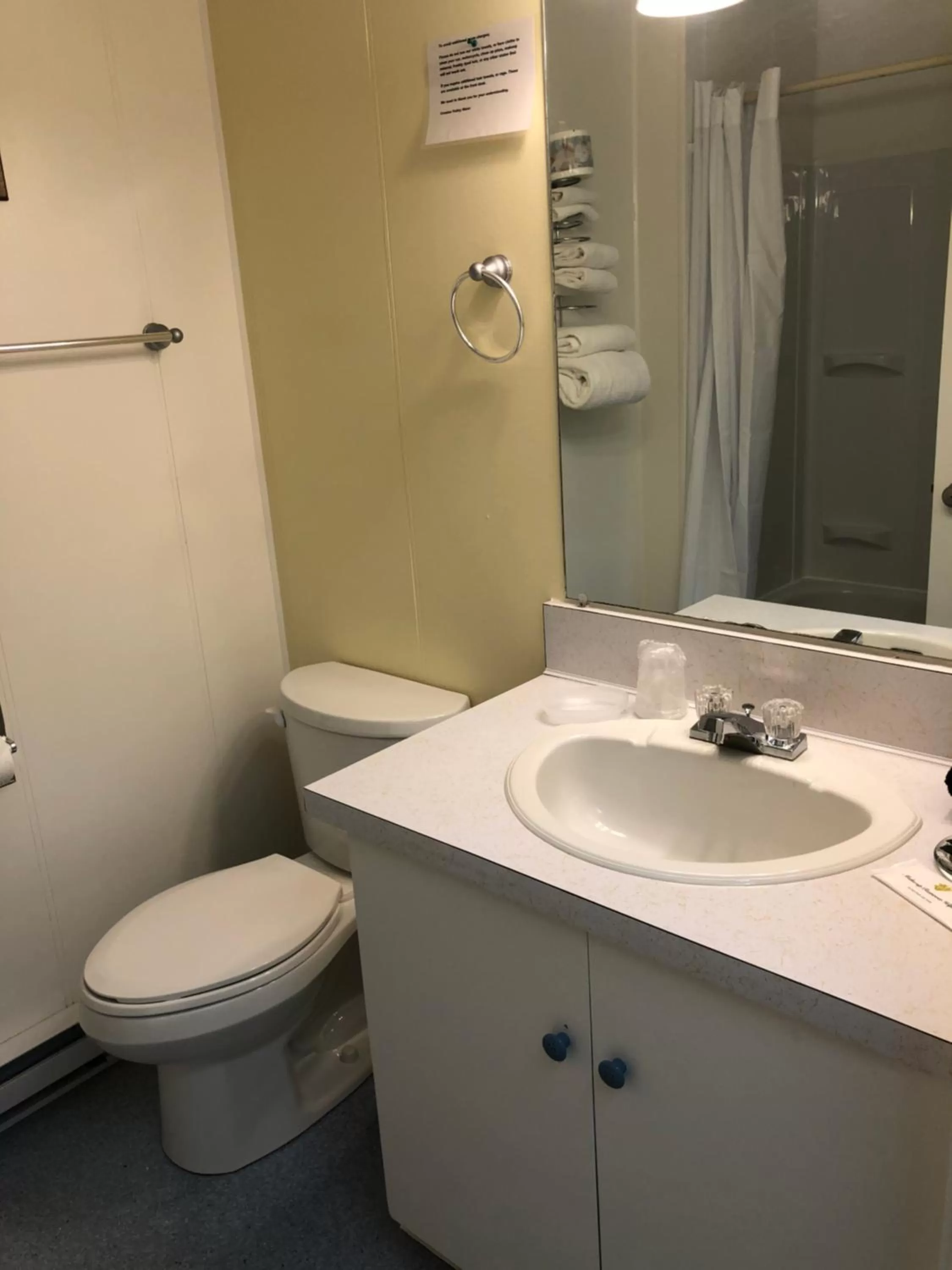 Creston Valley Motel