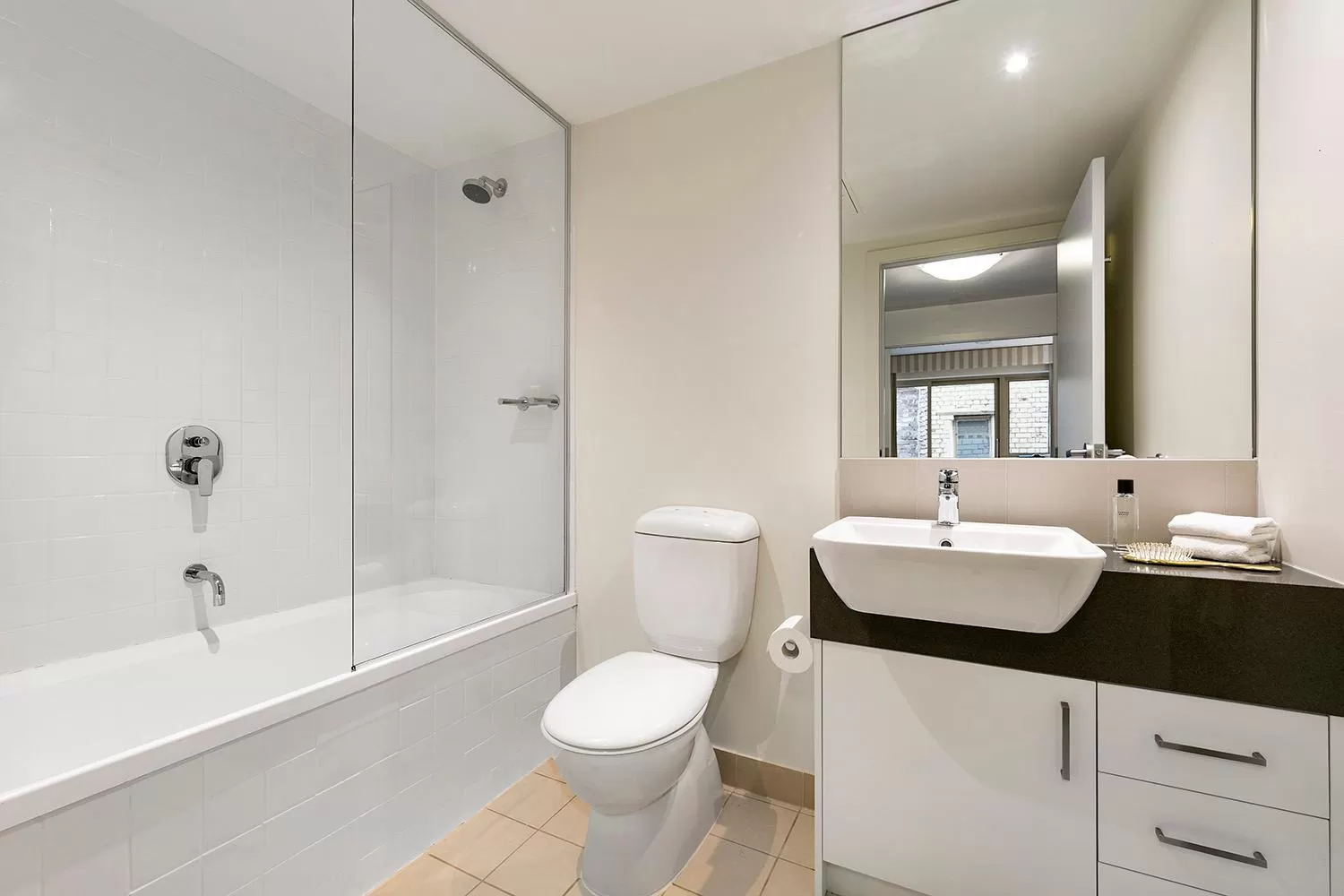 Bathroom in Melbourne Carlton Central Apartment Hotel Official