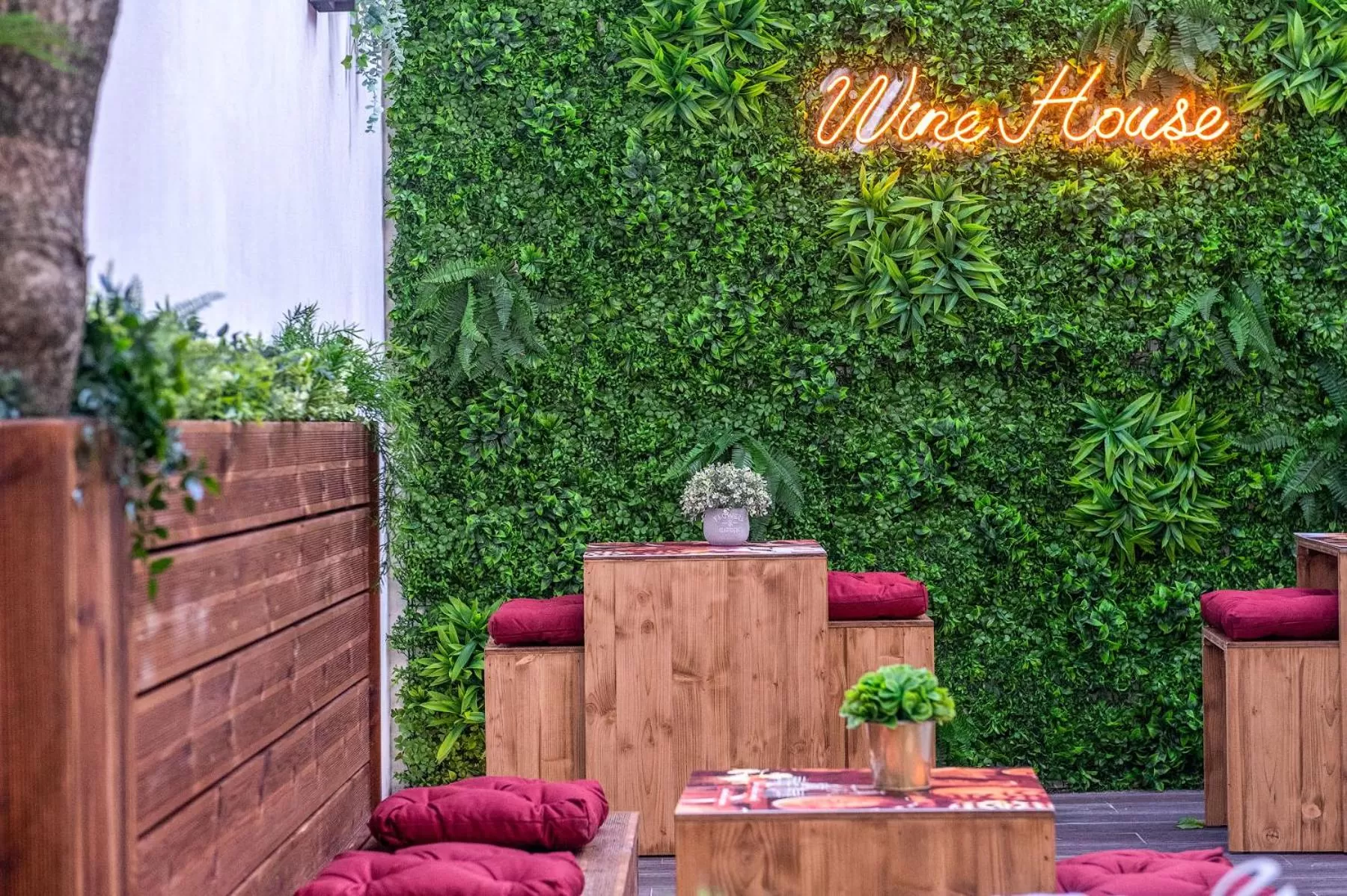 Patio in Lisbon Wine House - Rooms & Suites