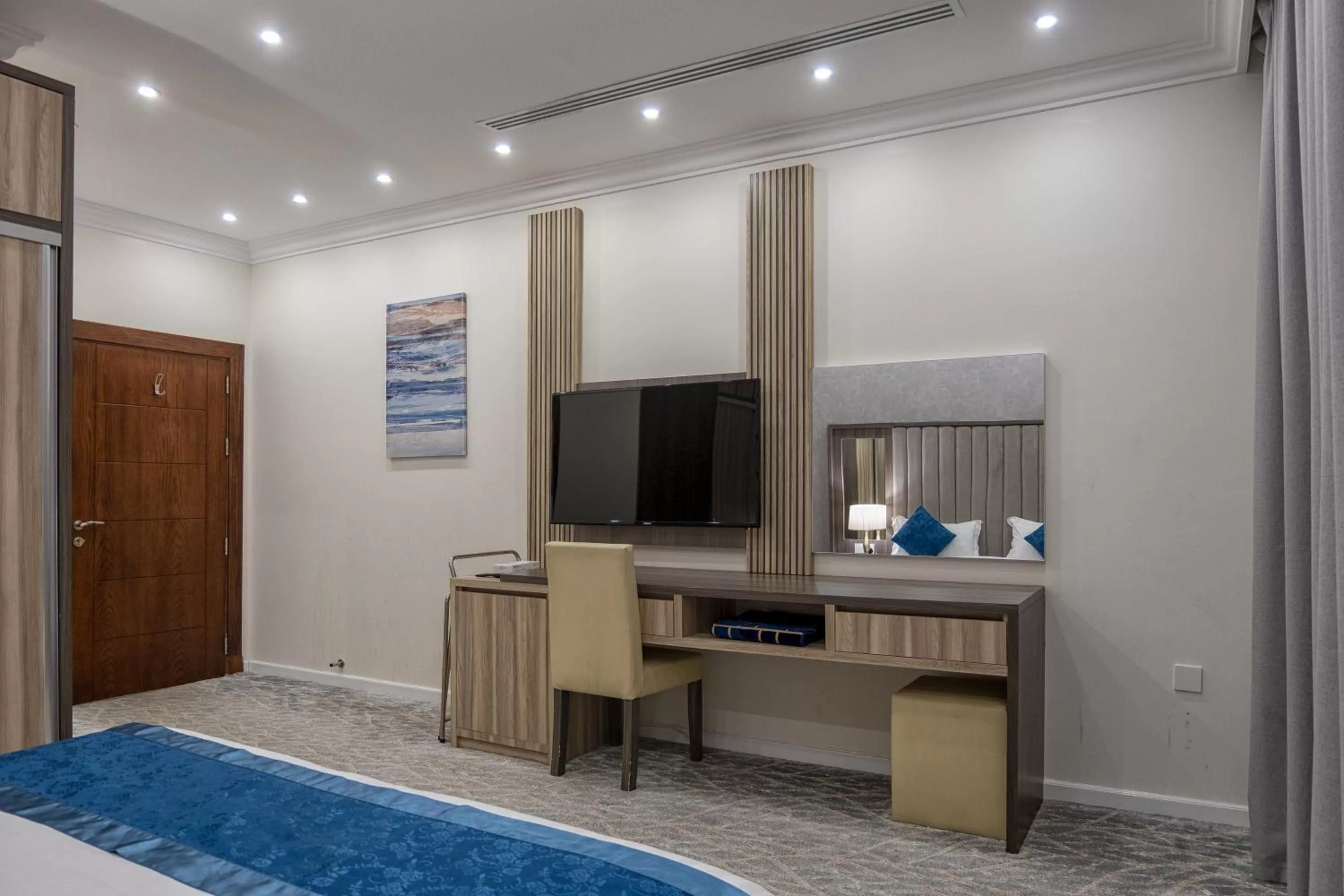 TV and multimedia, TV/Entertainment Center in Karem Residence - كارم راس تنورة