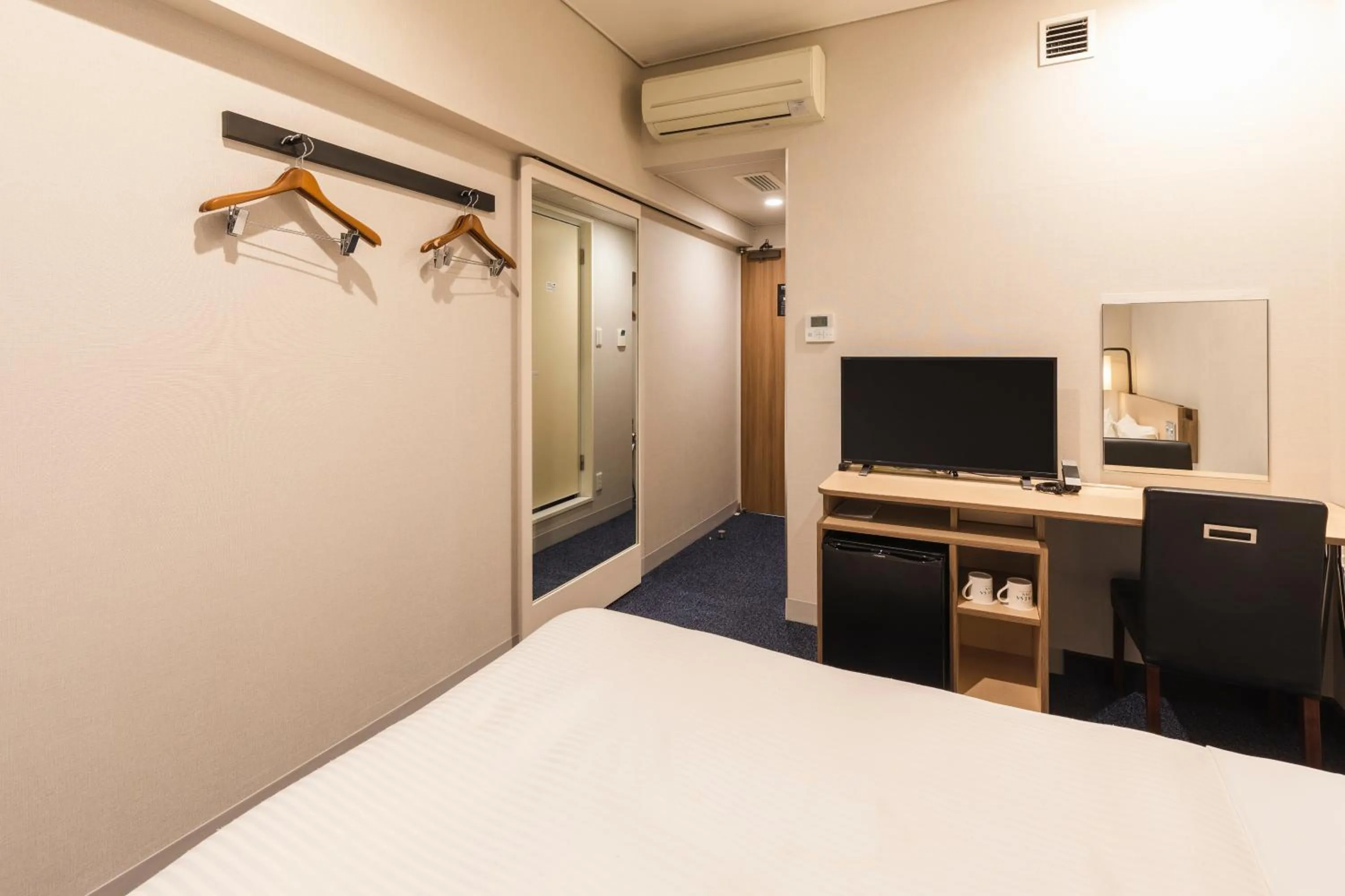 Photo of the whole room, Bed in Sotetsu Fresa Inn Tokyo-Toyocho