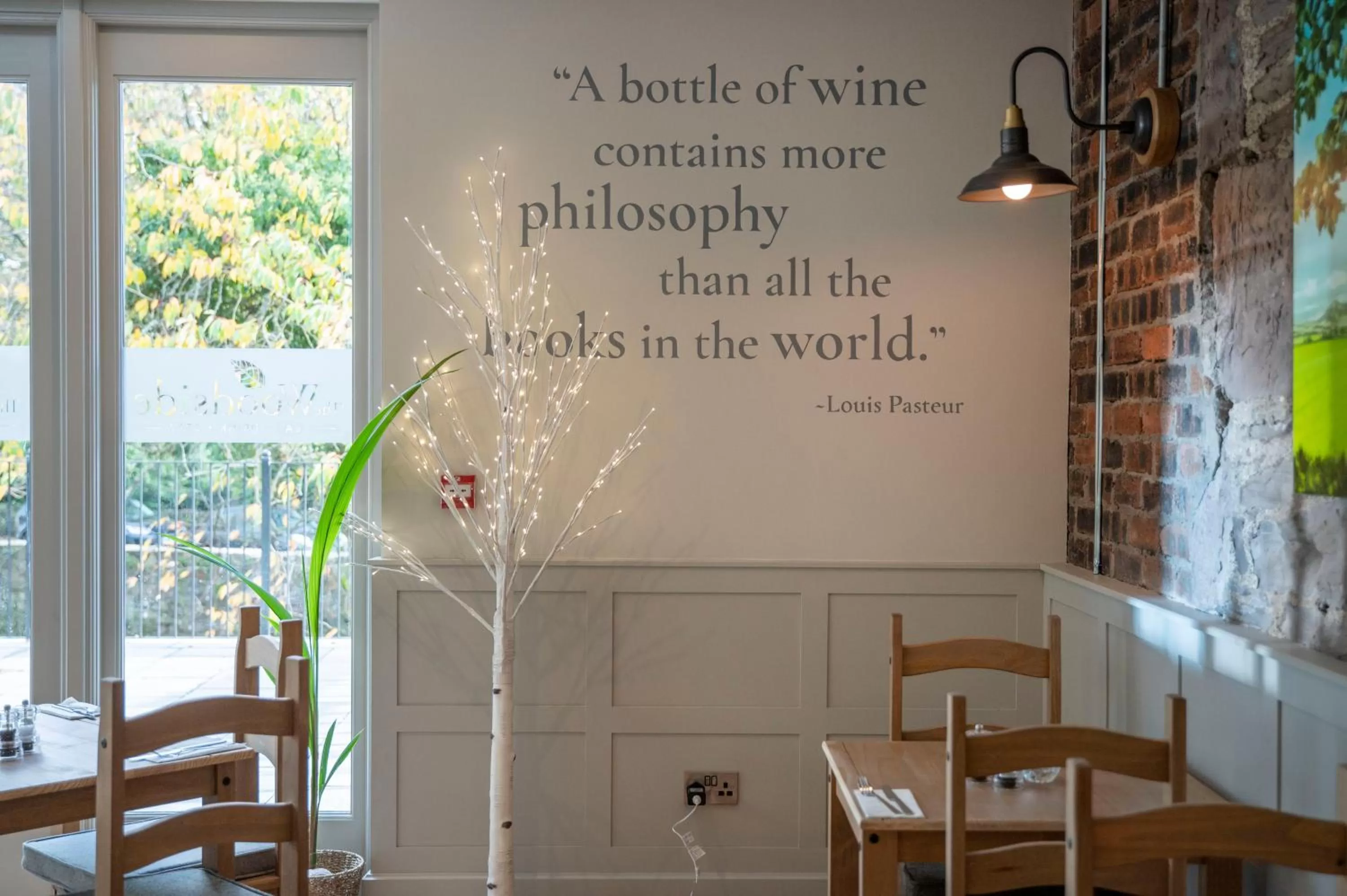 Restaurant/places to eat in The Woodside