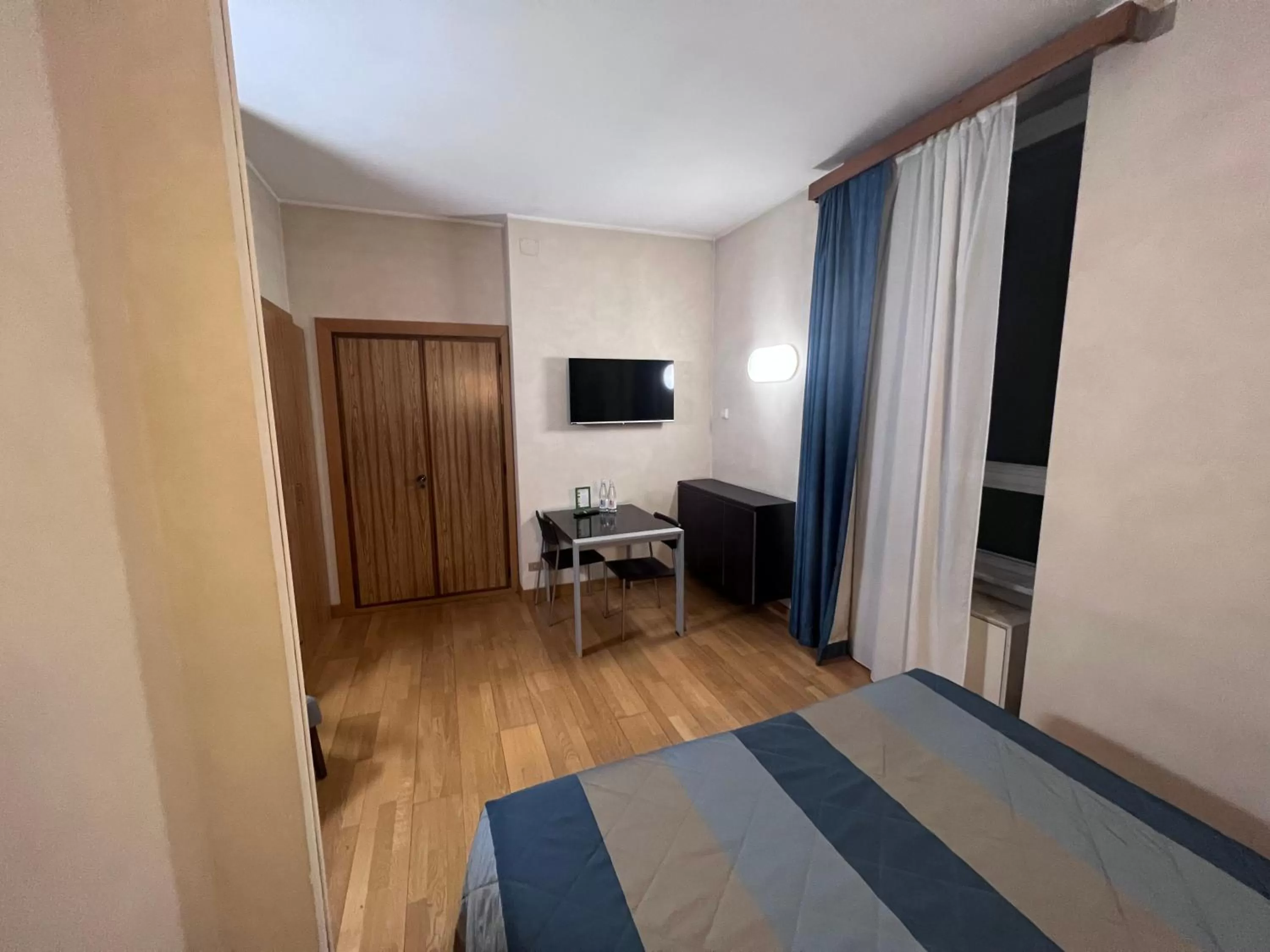 TV and multimedia, Bed in Residence Star