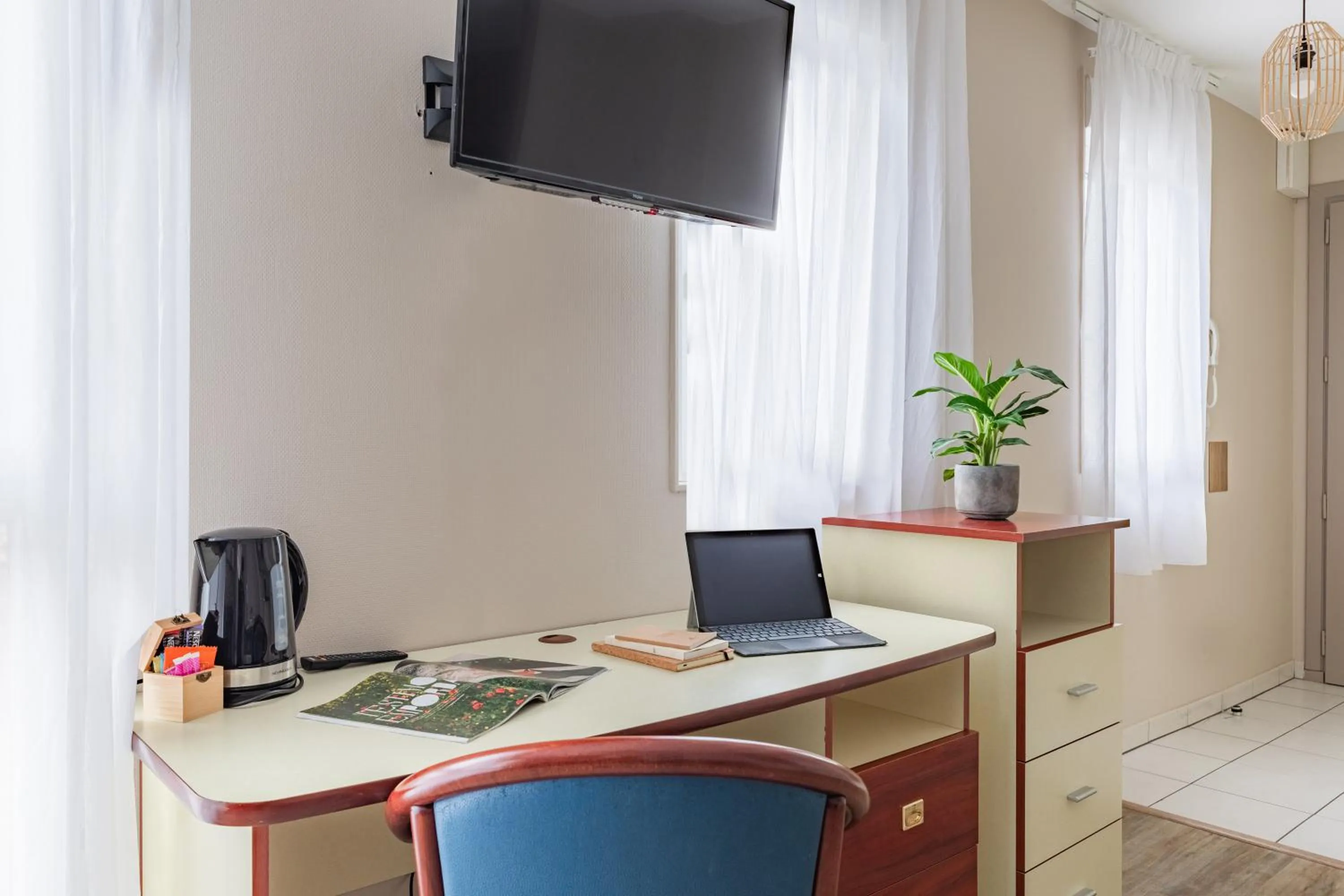 TV and multimedia in Appart'City Classic Limoges