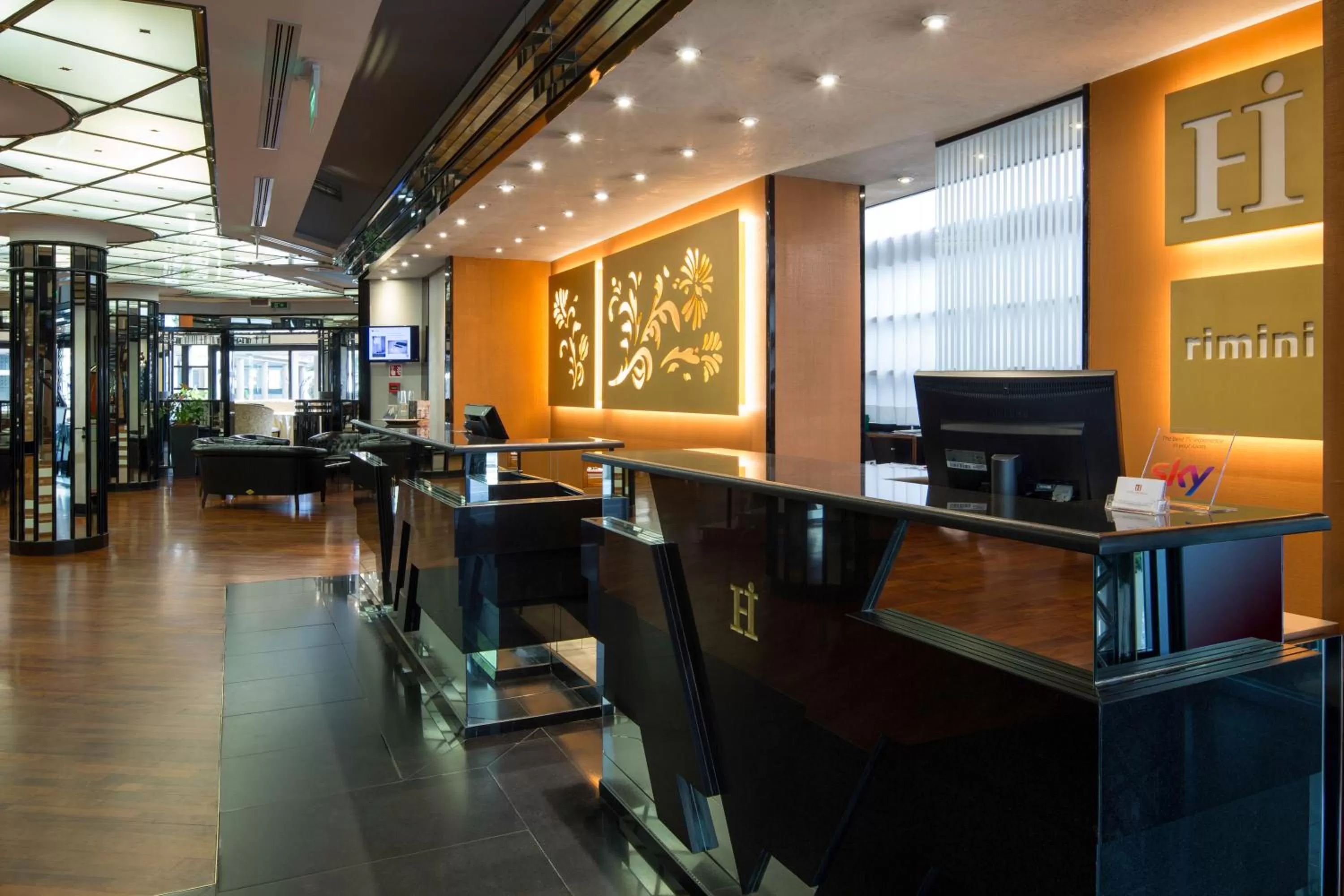 Lobby or reception in Hotel Imperiale Rimini & SPA