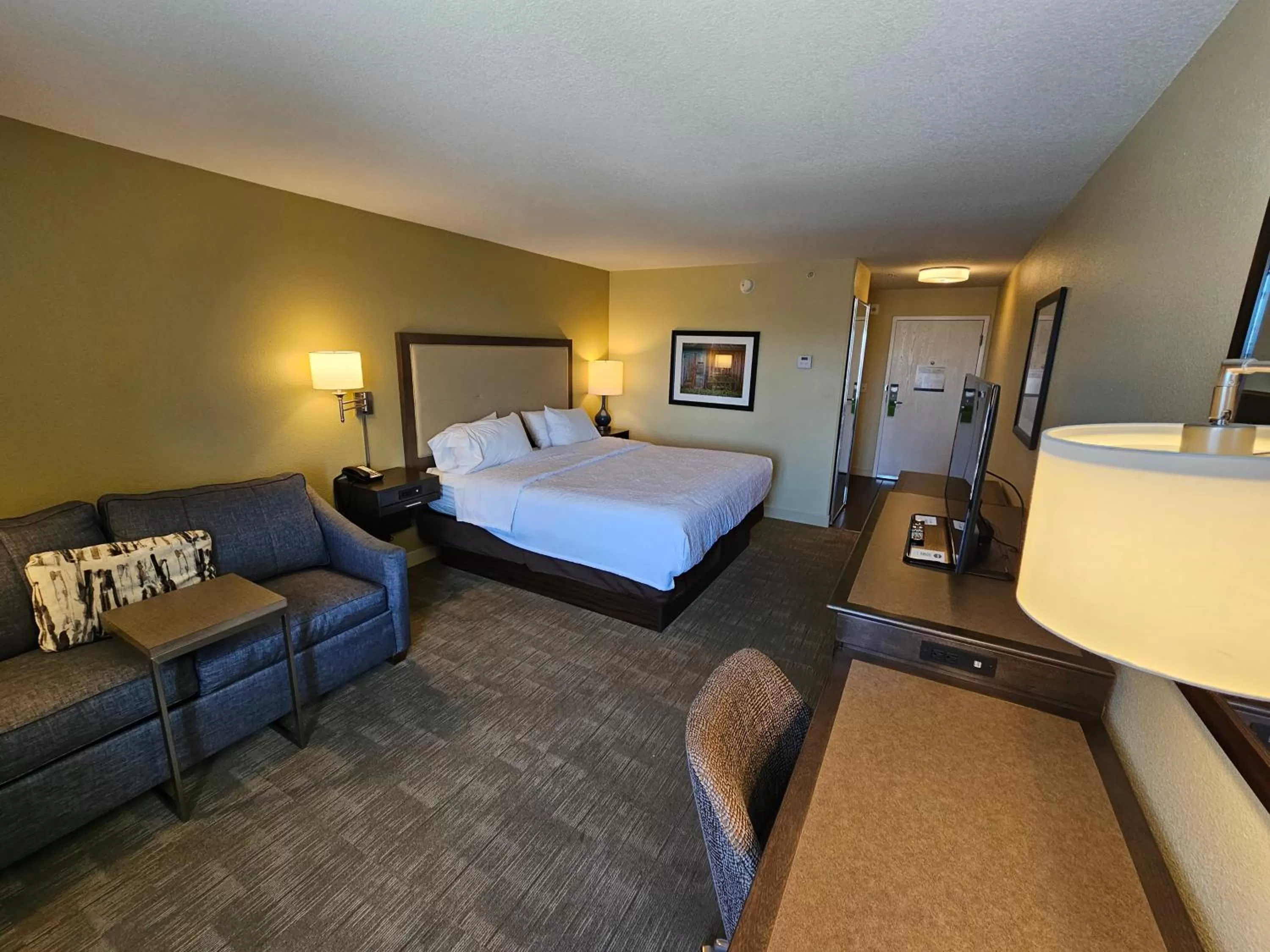 Bed in Hampton Inn Billings