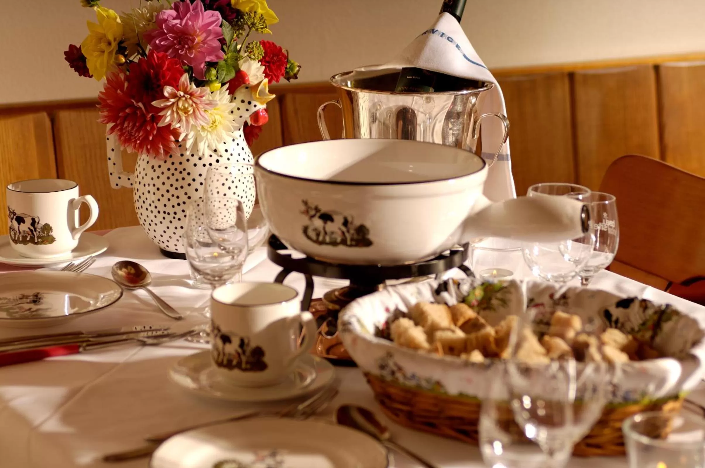 Restaurant/places to eat in Hotel Beausite