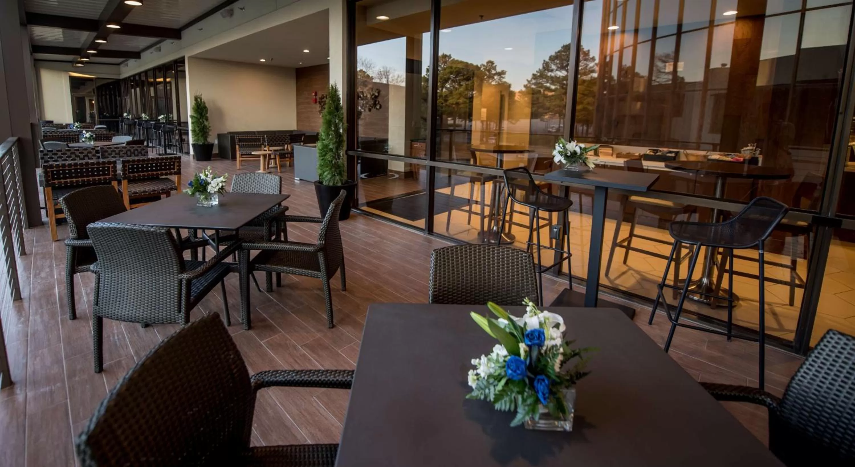 Restaurant/places to eat in Hilton Memphis