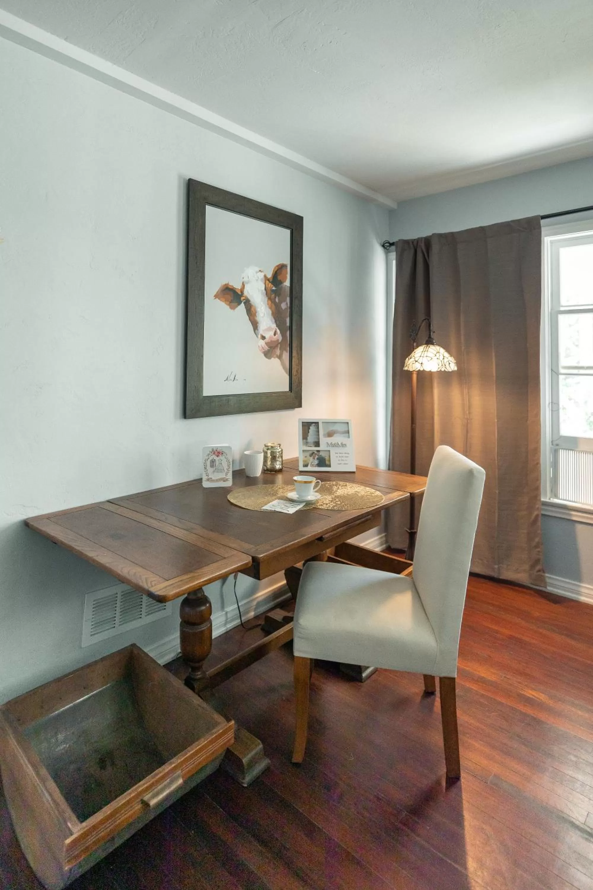 Seating area in Apple Tree Inn
