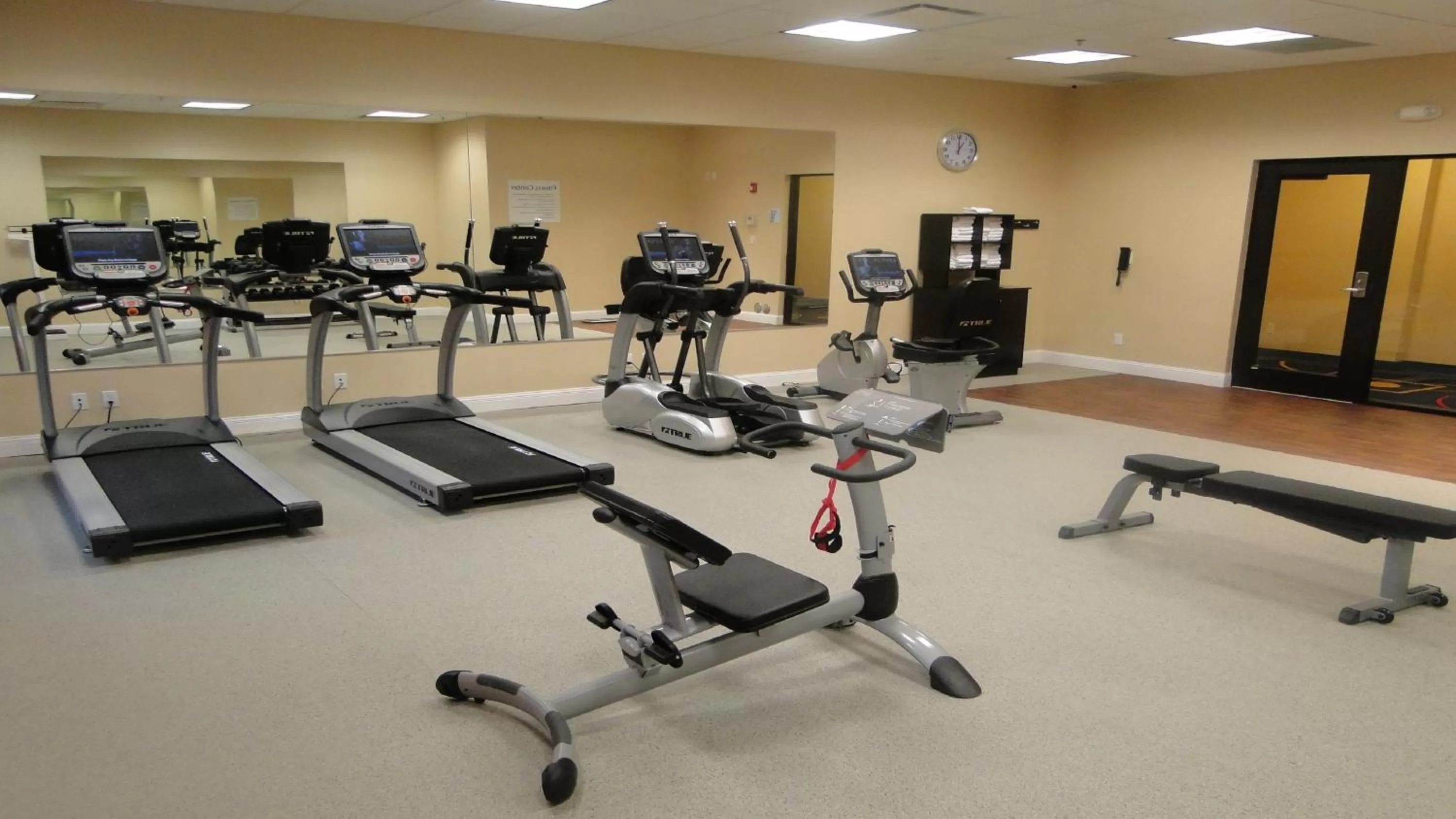 Spa and wellness centre/facilities in Holiday Inn Express and Suites Columbia University Area by IHG