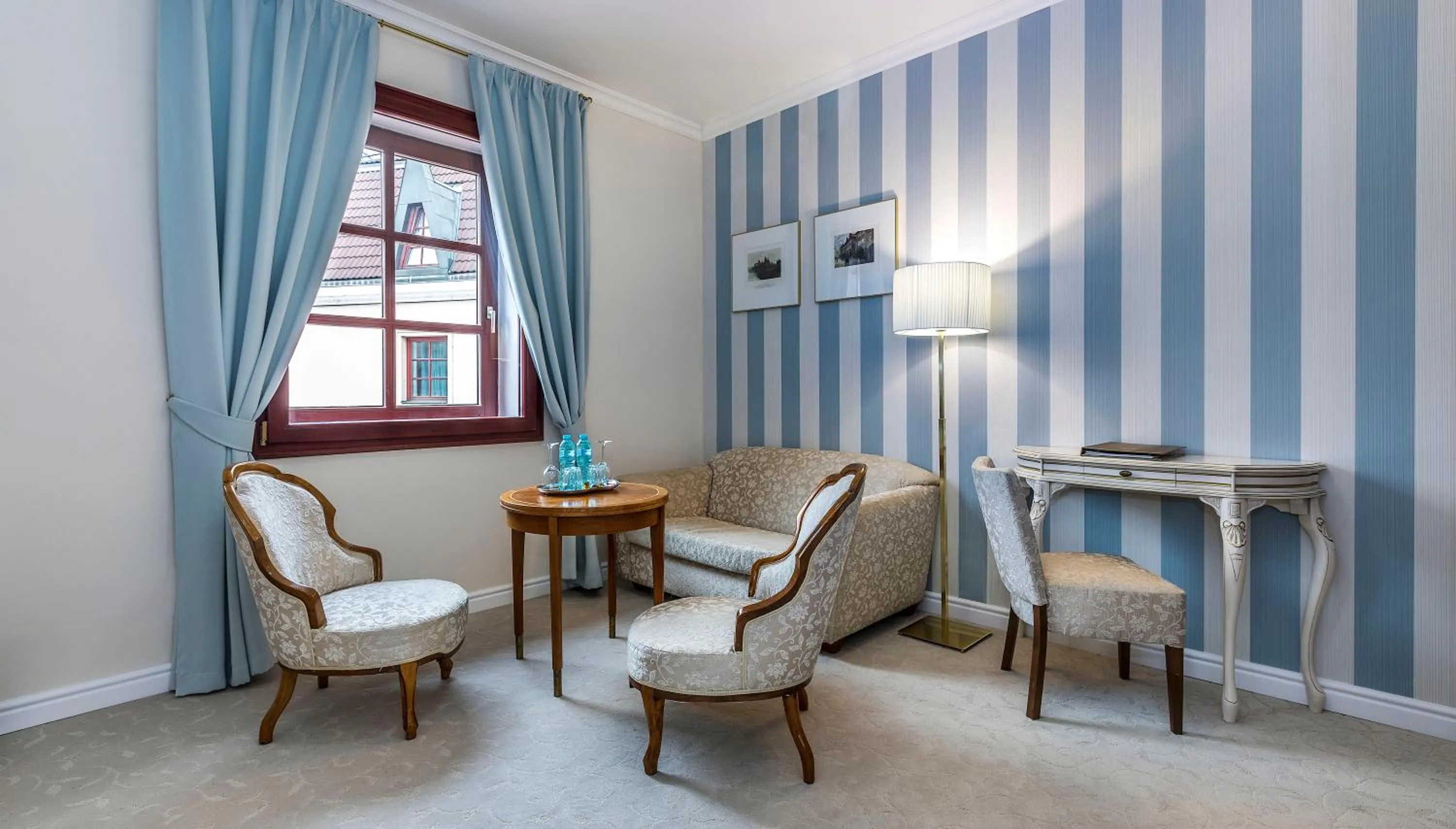 Seating area in Hotel Hoffmeister