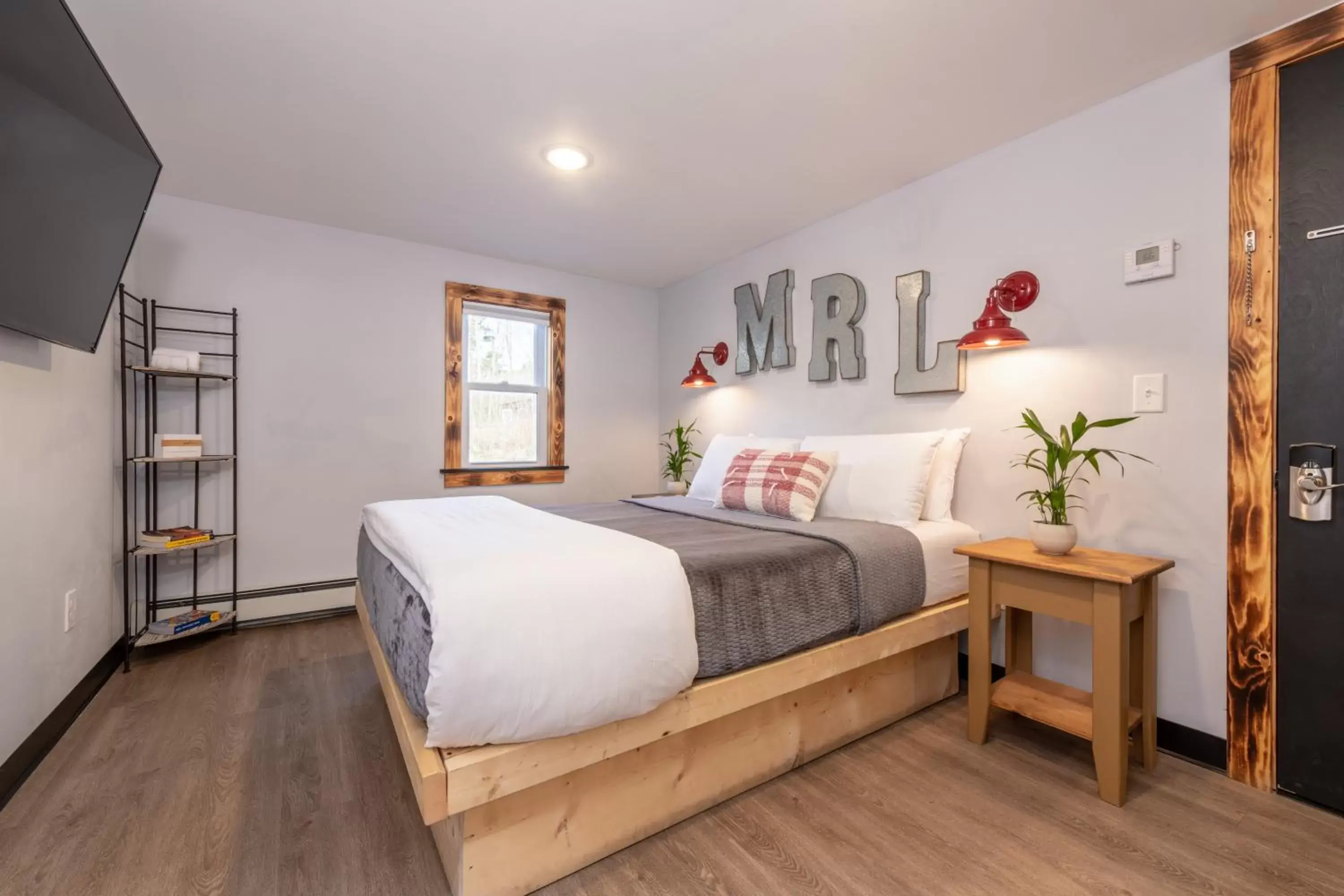 Budget Double Room in Mad River Lodge Budget Double Room in Mad River Lodge