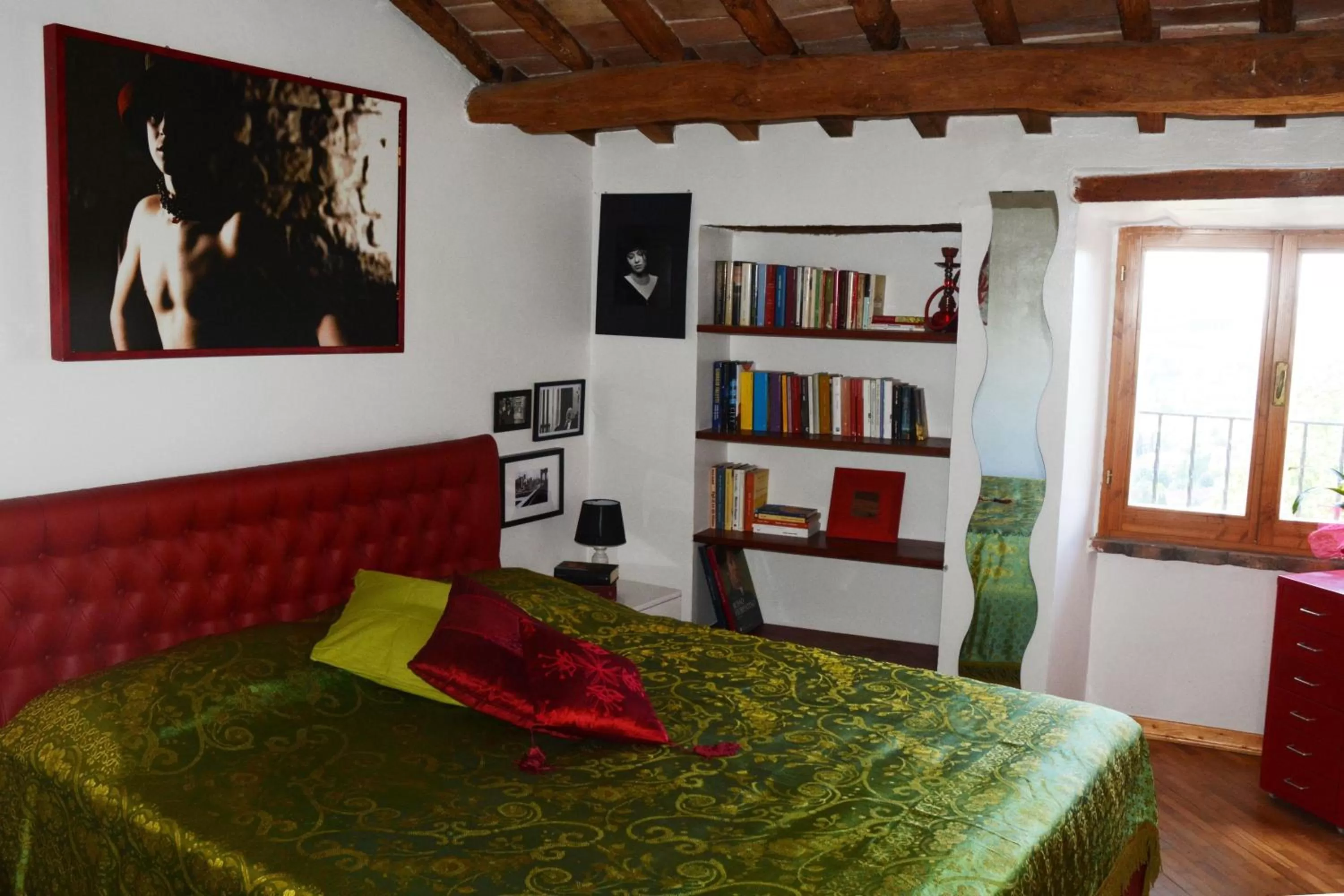 Photo of the whole room in La Casa di Zoe al borgo