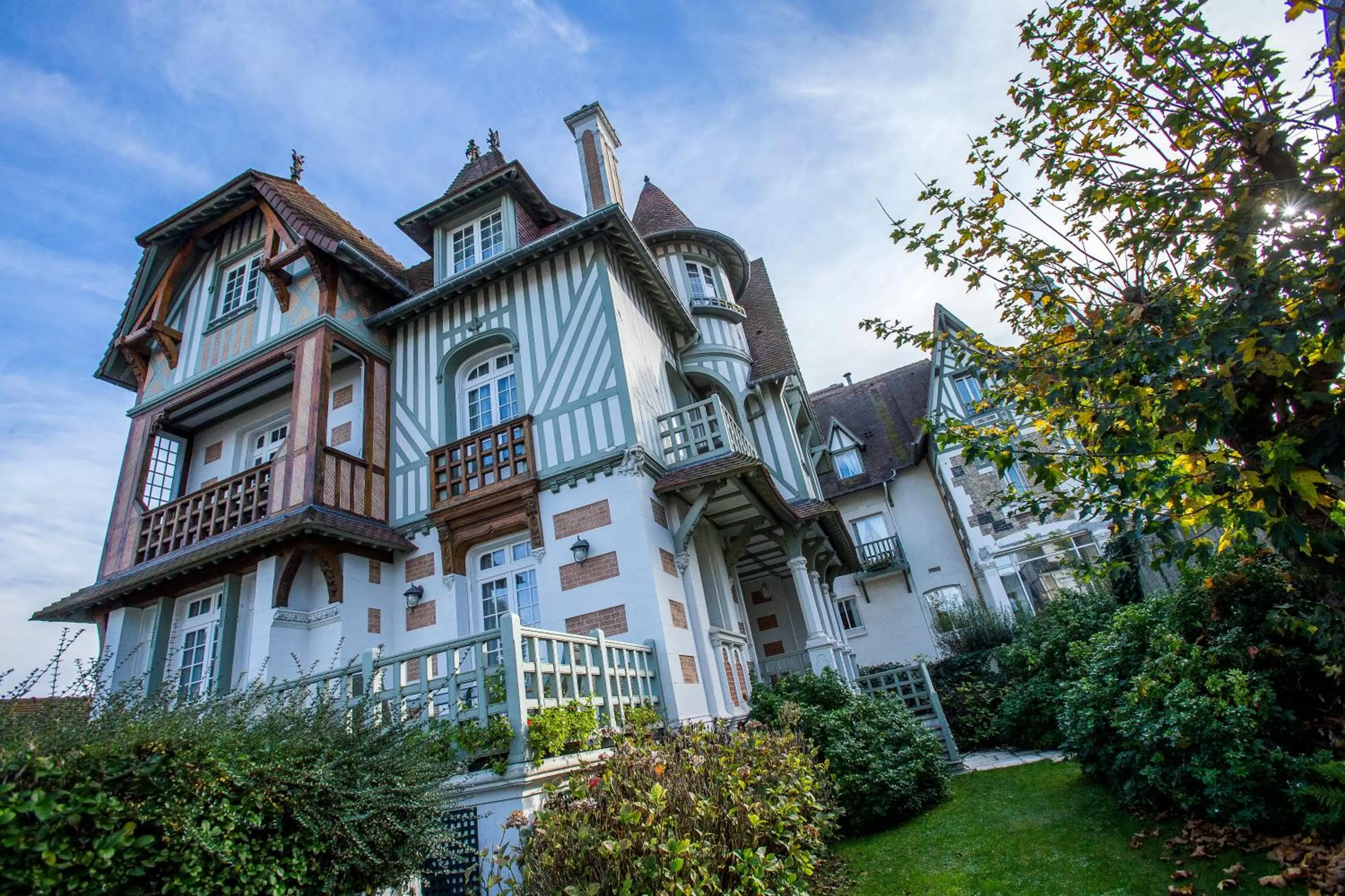 Property building in Villa Augeval Hôtel de charme & Spa