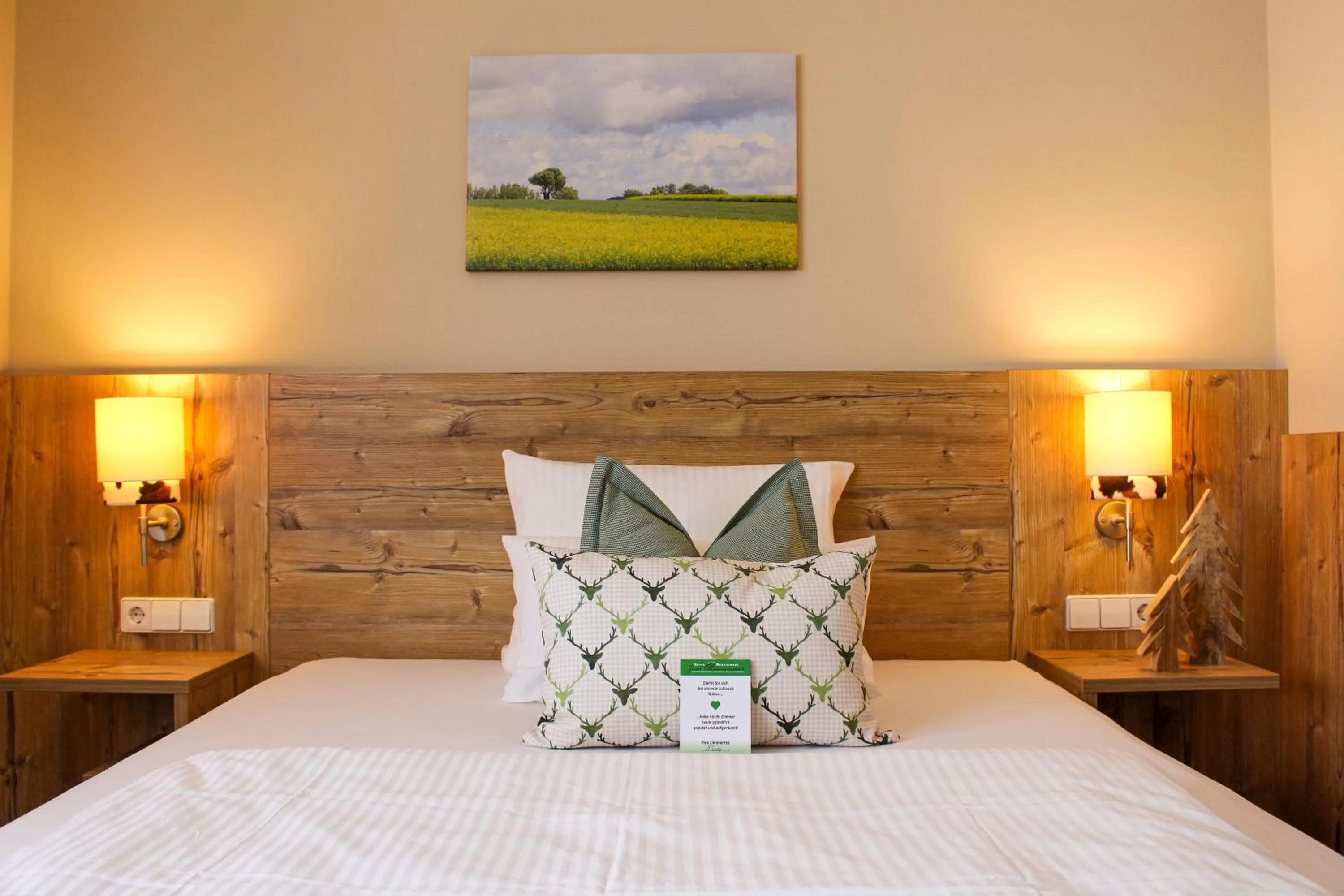 Bed in Hotel & Restaurant Zum Reussenstein