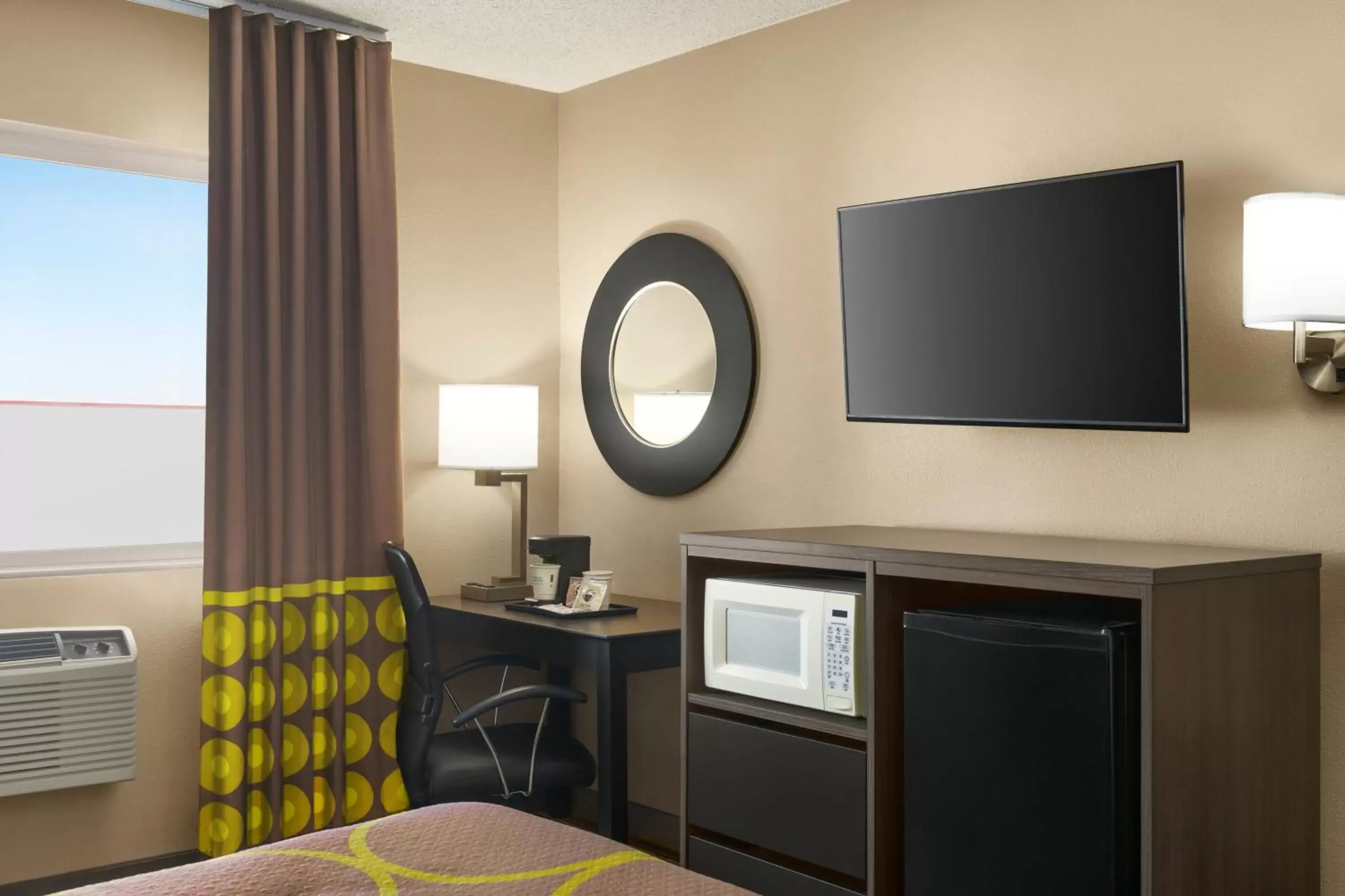 Queen Room - Non-Smoking in Super 8 by Wyndham Liberal KS Queen Room - Non-Smoking in Super 8 by Wyndham Liberal KS