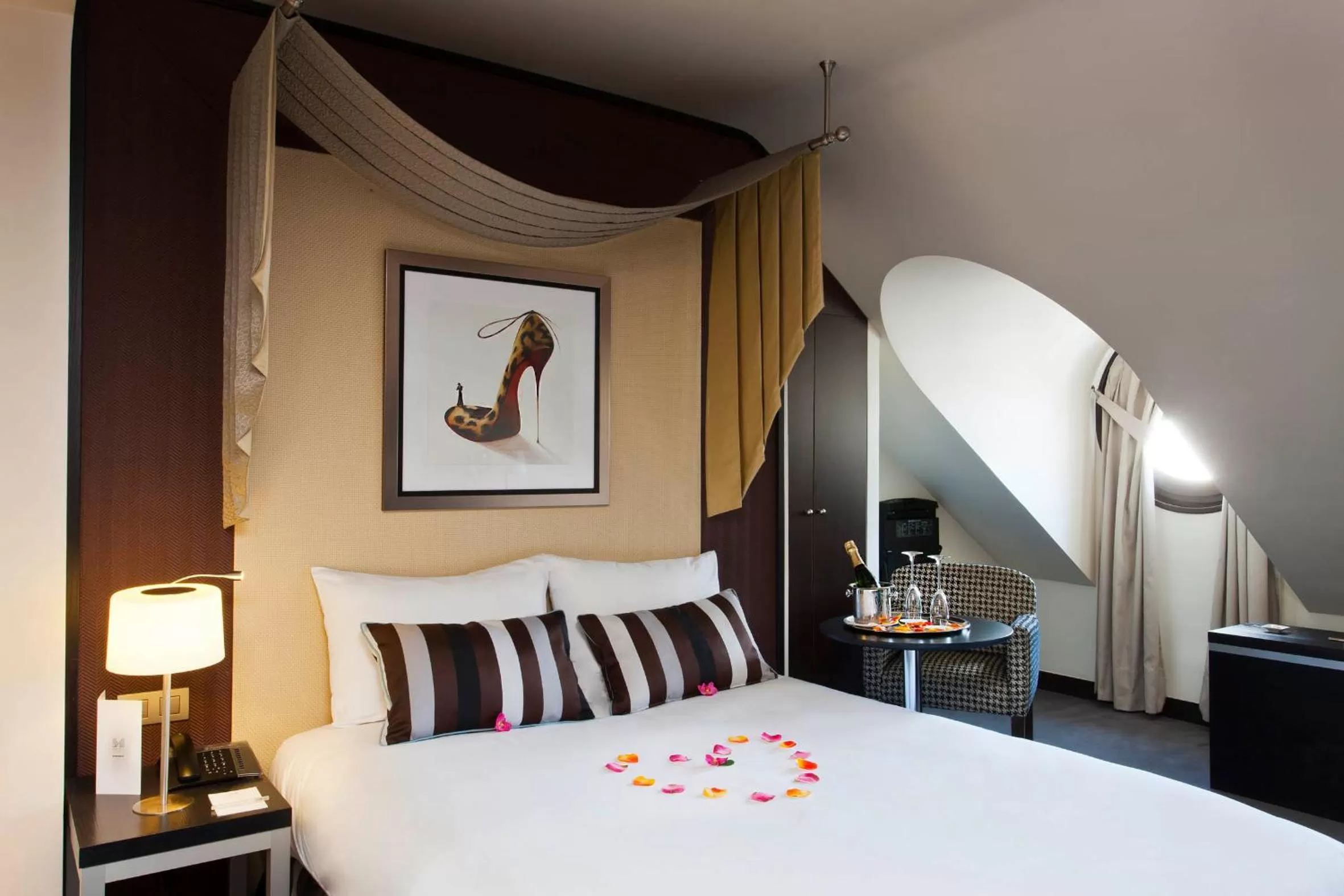 Photo of the whole room in Hôtel Le M