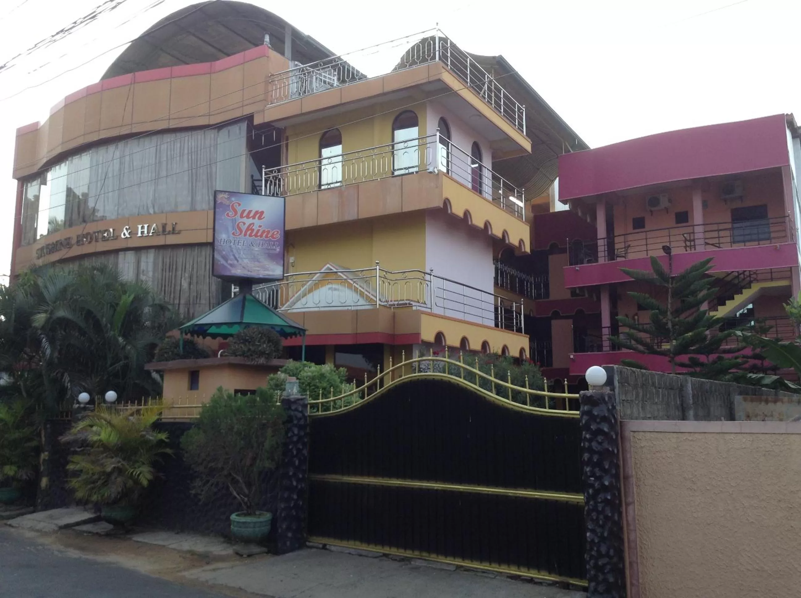 Property building in Sunshine Hotel