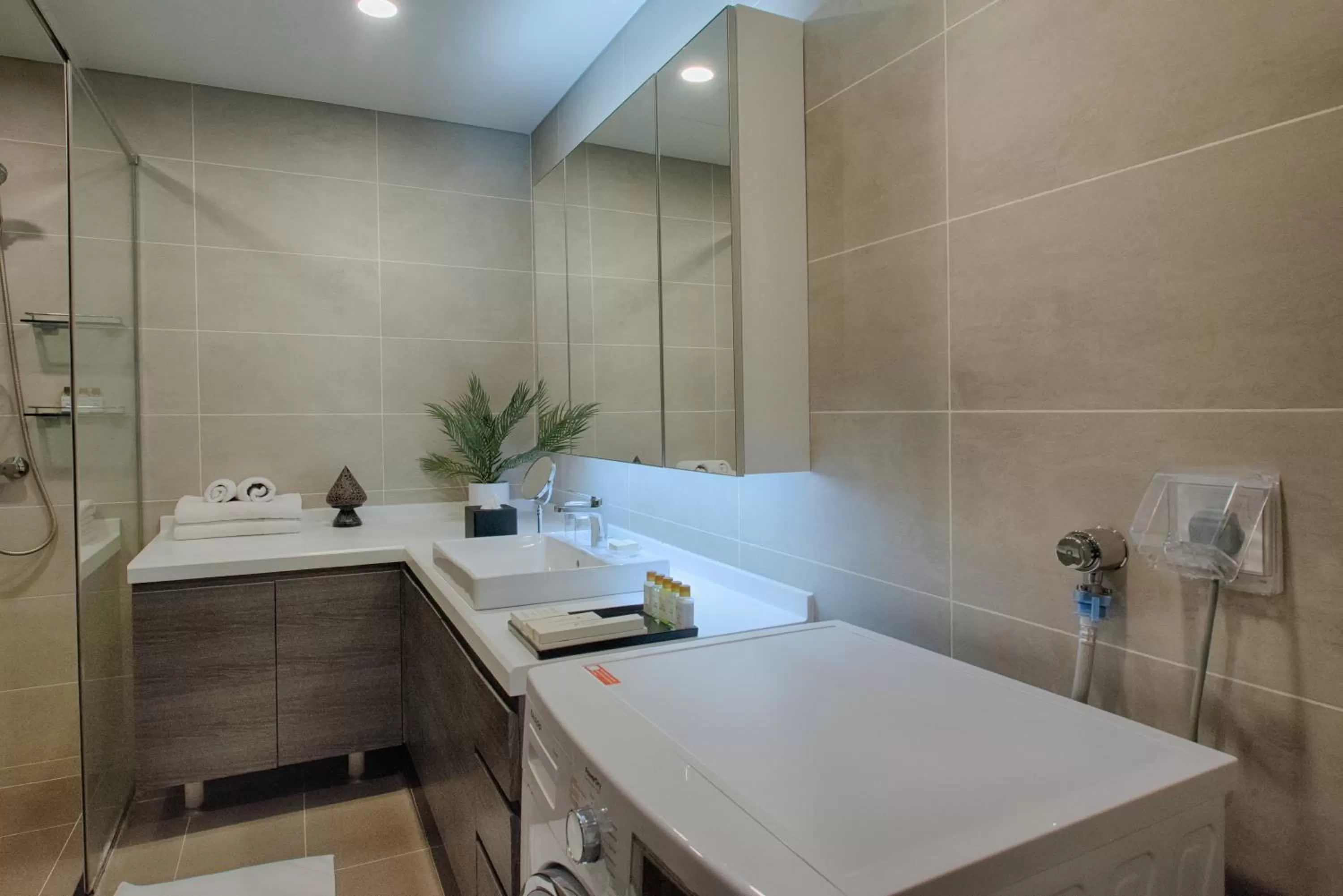 Bathroom in GRANFERTE Phnom Penh Hotel