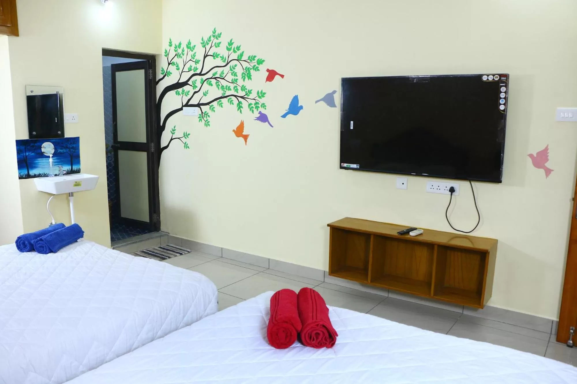 TV and multimedia, TV/Entertainment Center in Bluetique Beach House