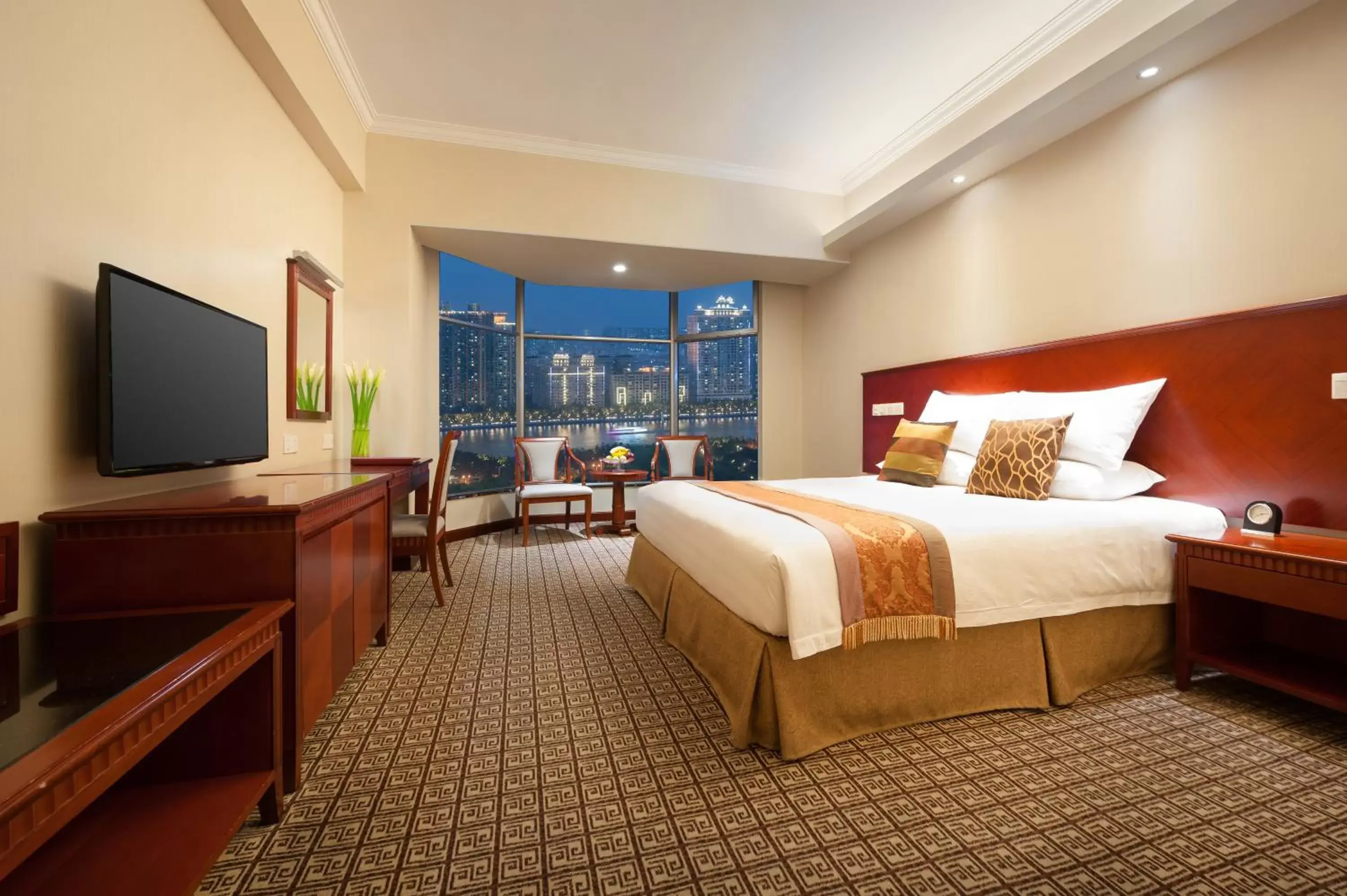 King Room with River View in Ramada by Wyndham Pearl Guangzhou-Canton Fair Free Shuttle Bus King Room with River View in Ramada by Wyndham Pearl Guangzhou-Canton Fair Free Shuttle Bus