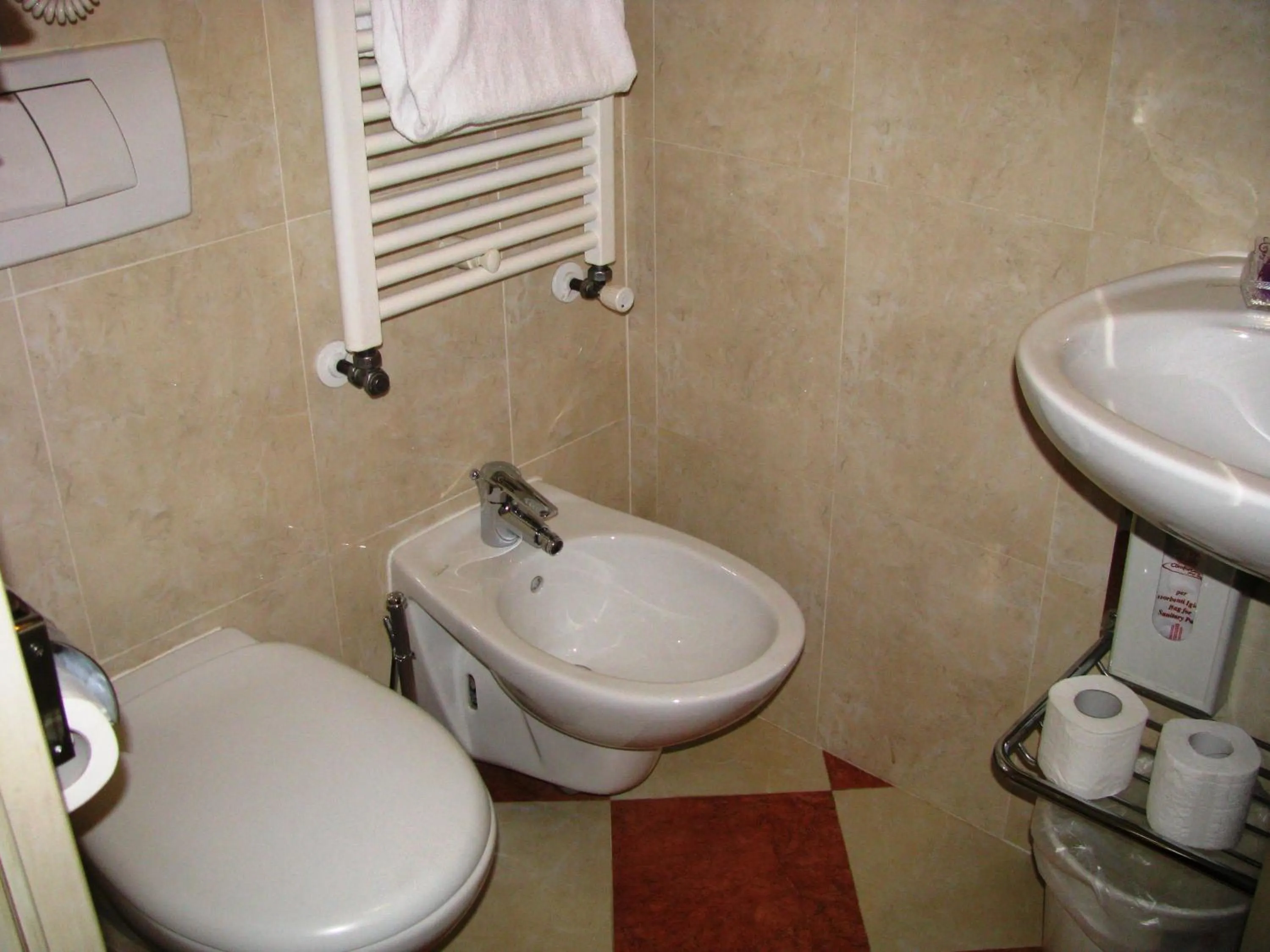 Bathroom in Hotel Belle Epoque