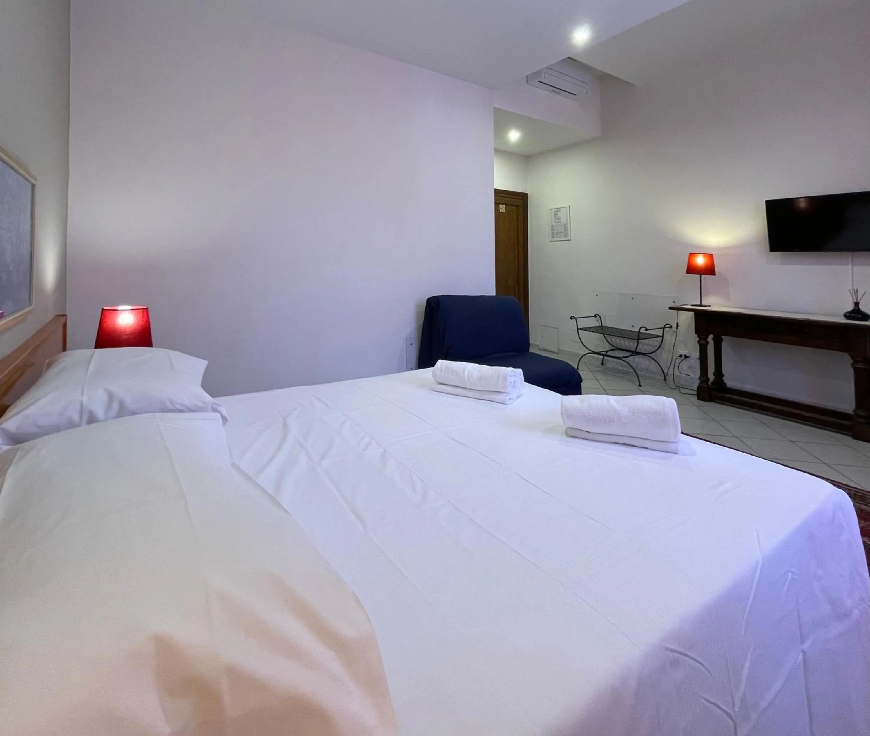 Bedroom, Bed in Hotel Leopolda