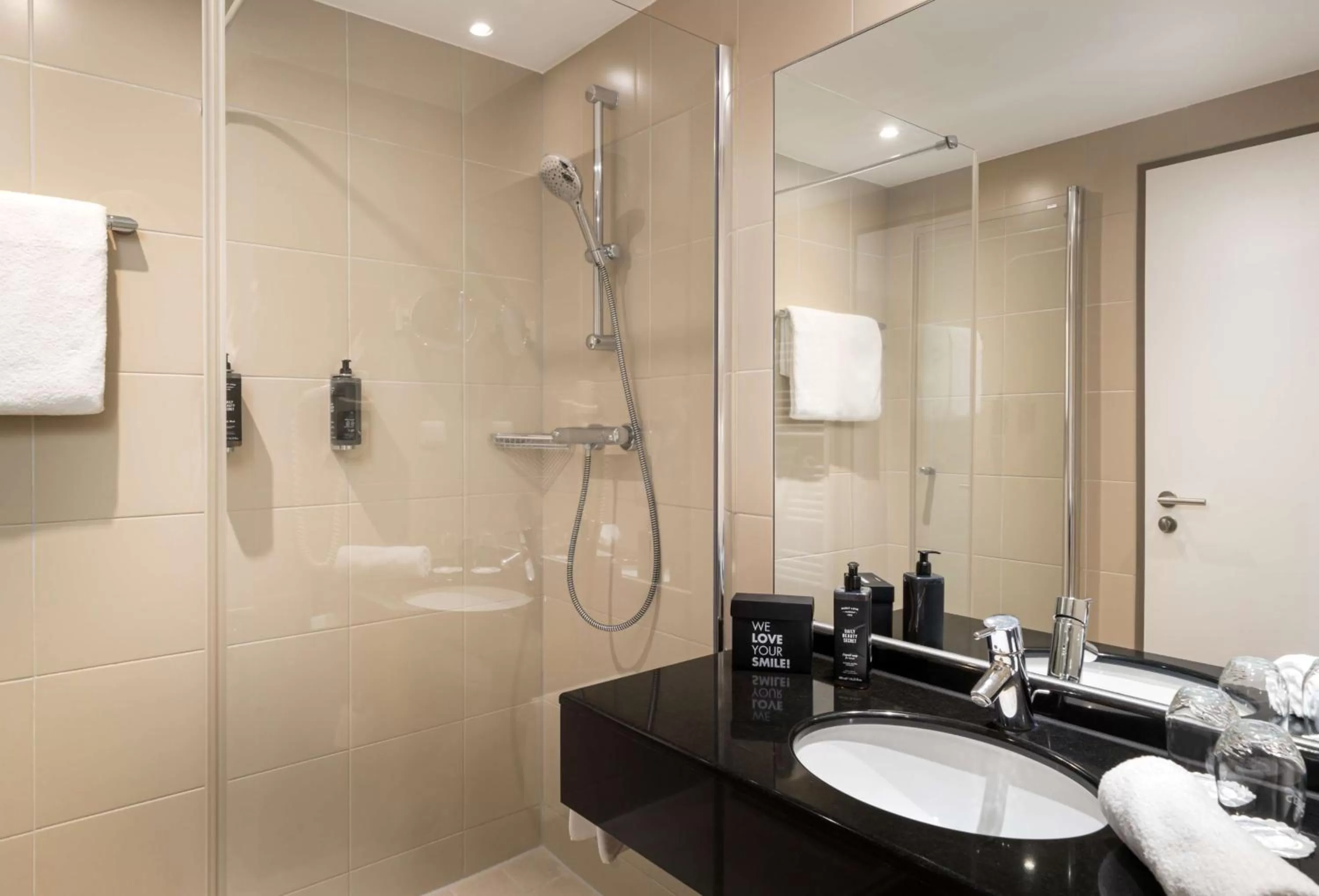 Bathroom in elaya hotel hamburg finkenwerder