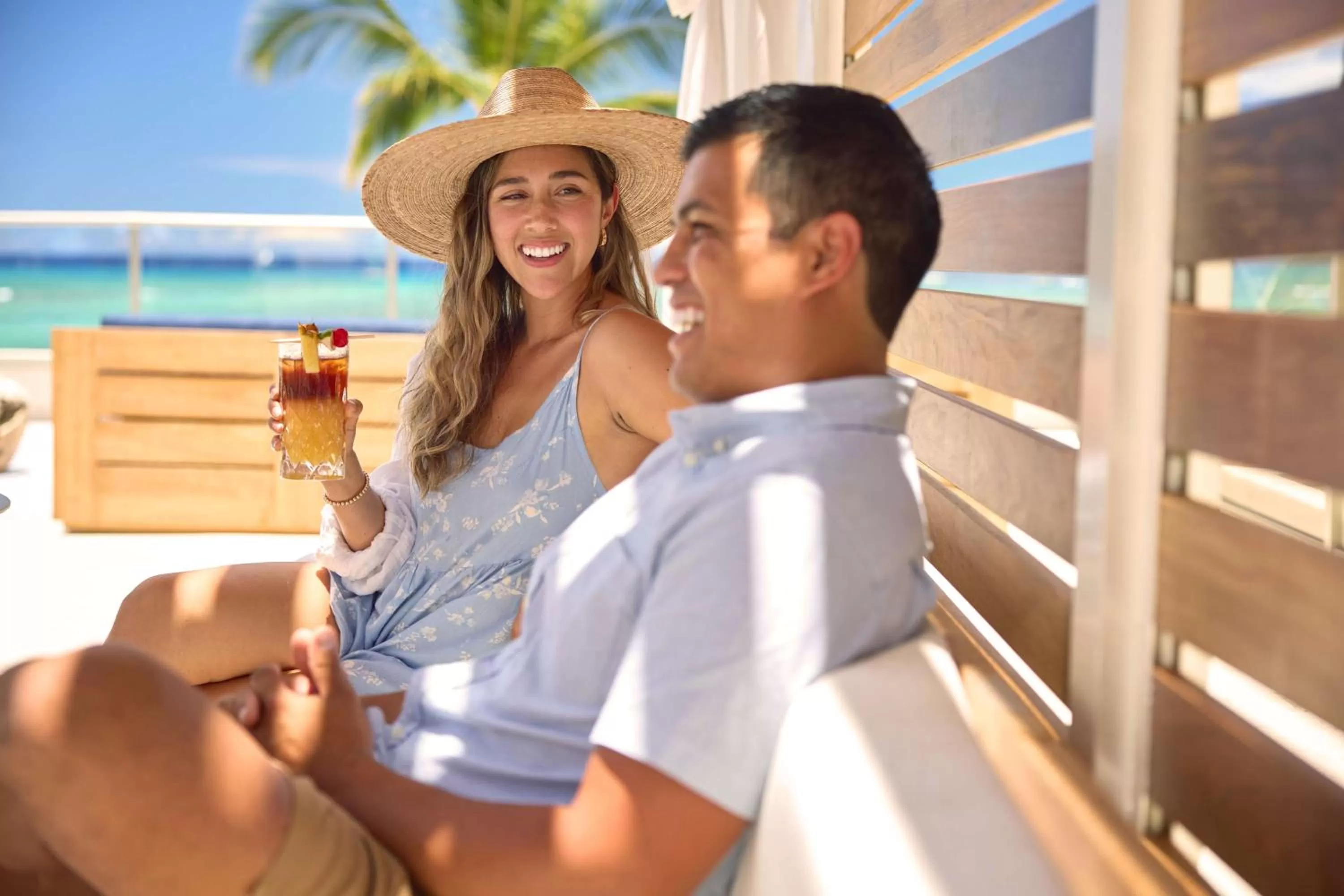 Lounge or bar in OUTRIGGER Reef Waikiki Beach Resort