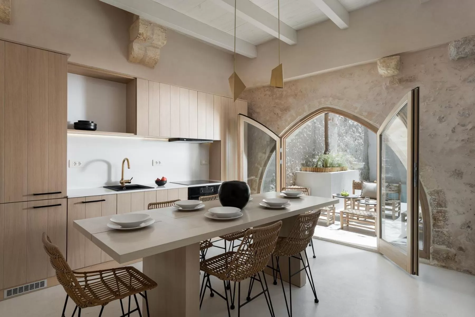 Restaurant/places to eat in Sutor Chic Manor hotel