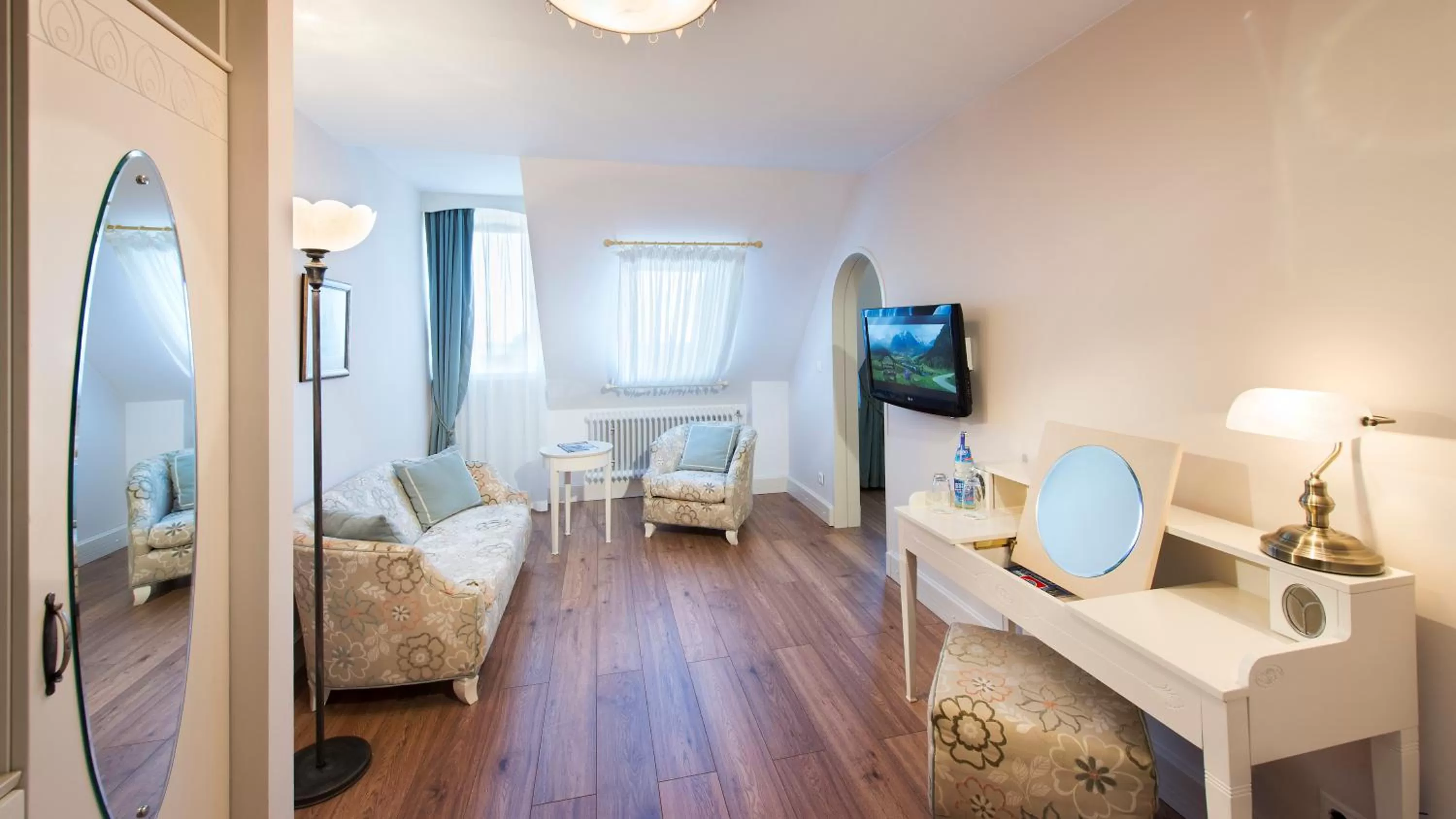 TV and multimedia, Bed in Das Palmenwald Schwarzwaldhof, BW Signature Collection