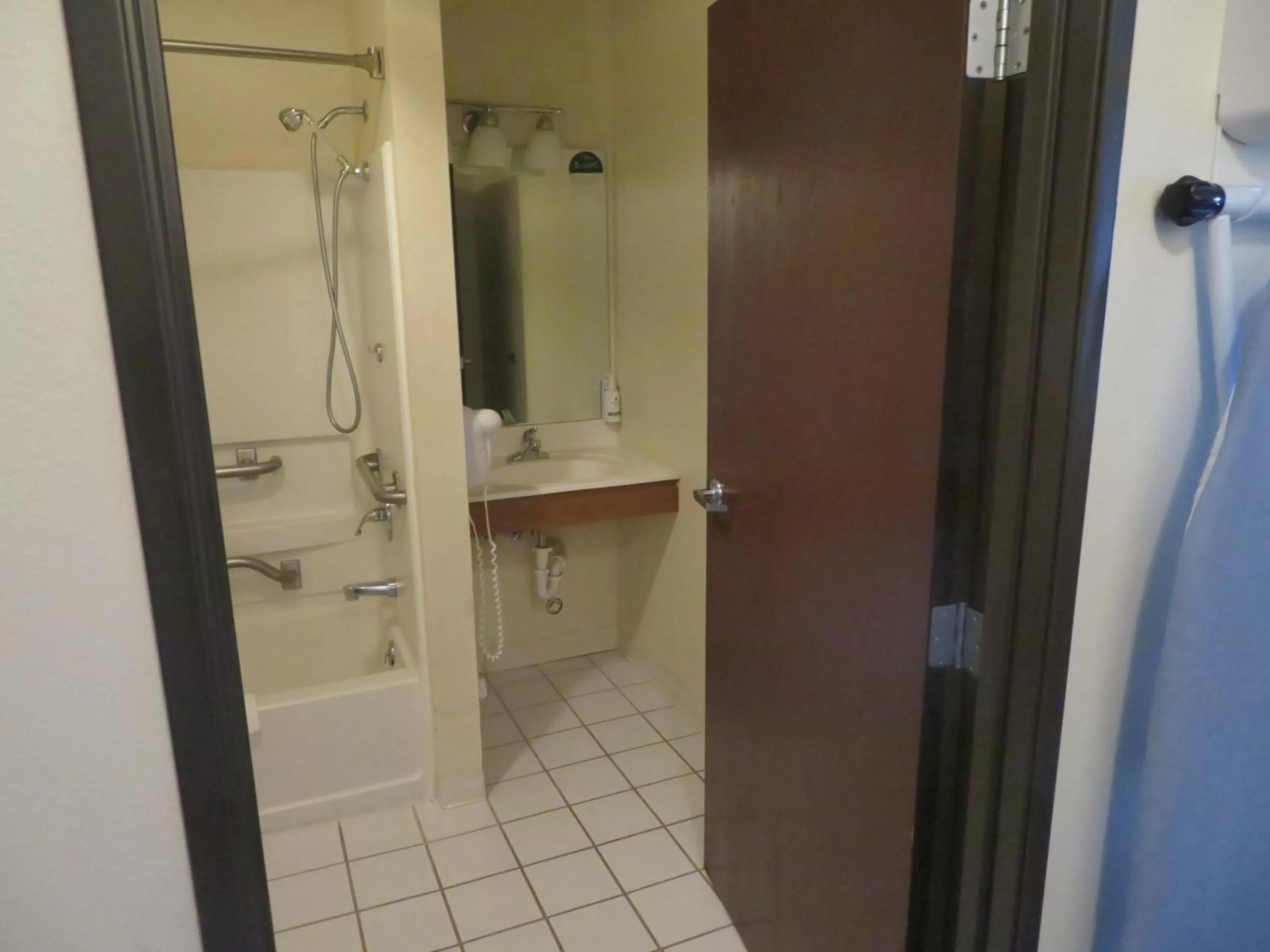 Bathroom in GreenTree Inn Montrose