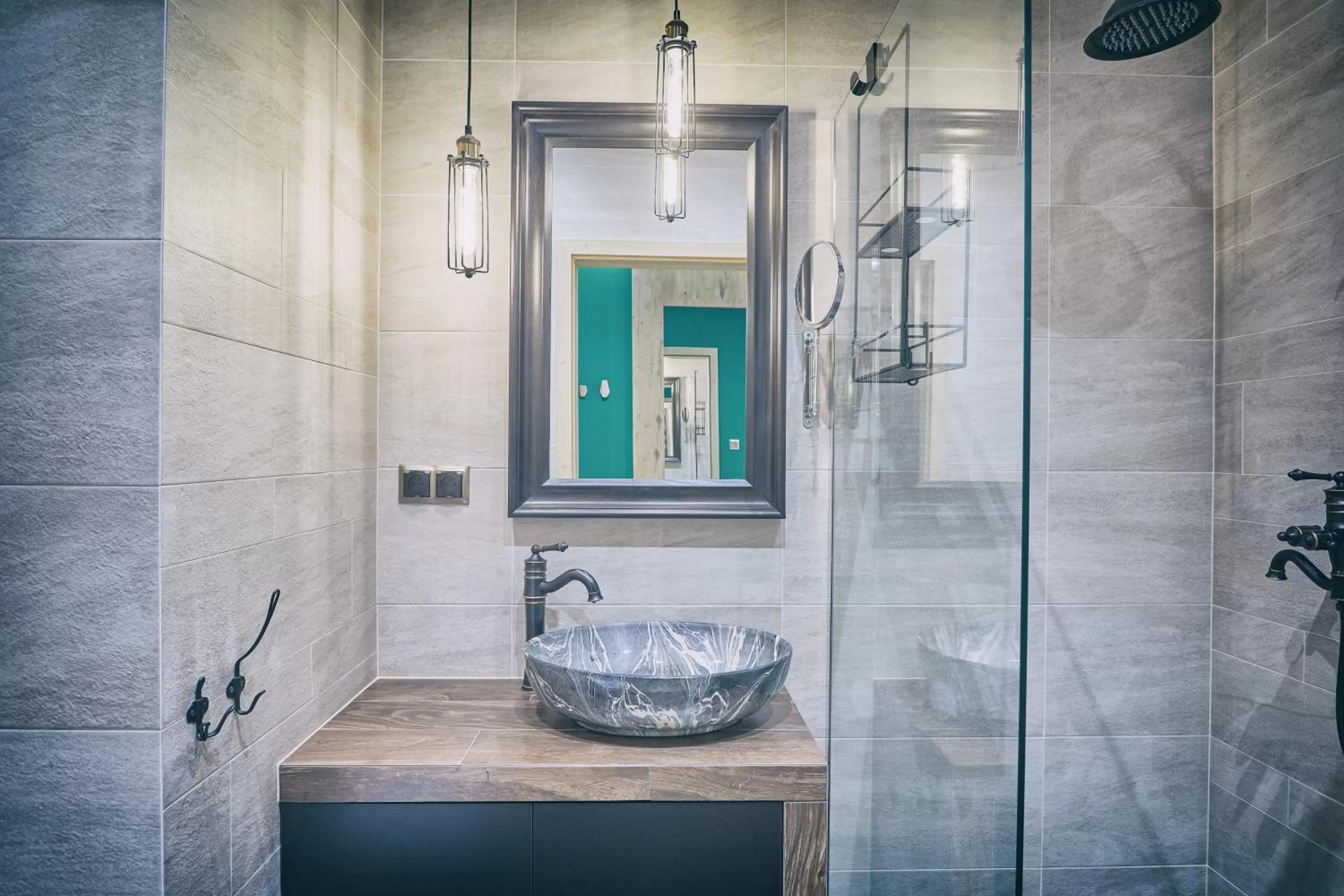 Shower in RAJSKA 3 by PI Apartments