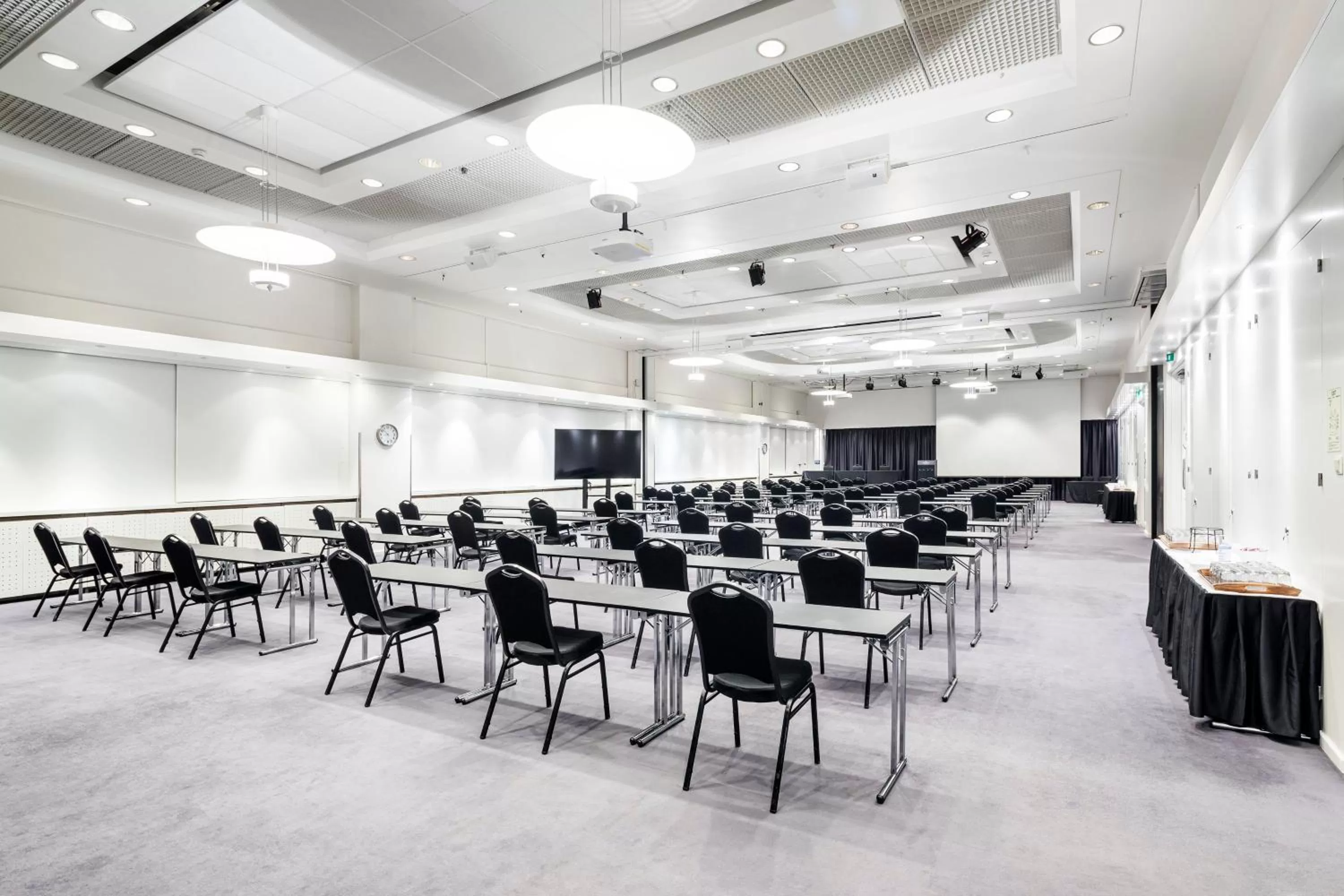 Meeting/conference room in Crowne Plaza Helsinki - Hesperia by IHG