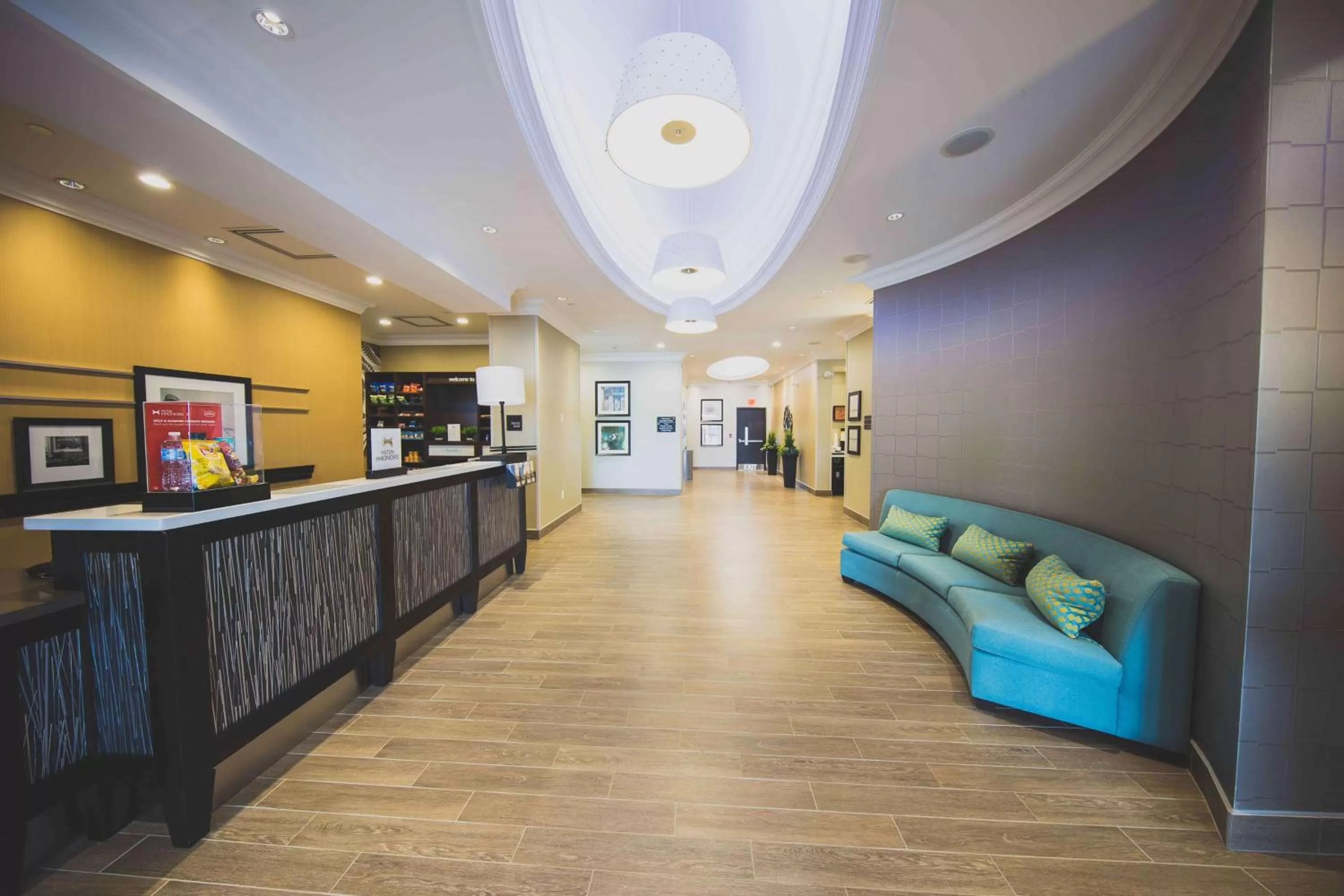Lobby or reception in Hampton Inn & Suites by Hilton Bolton