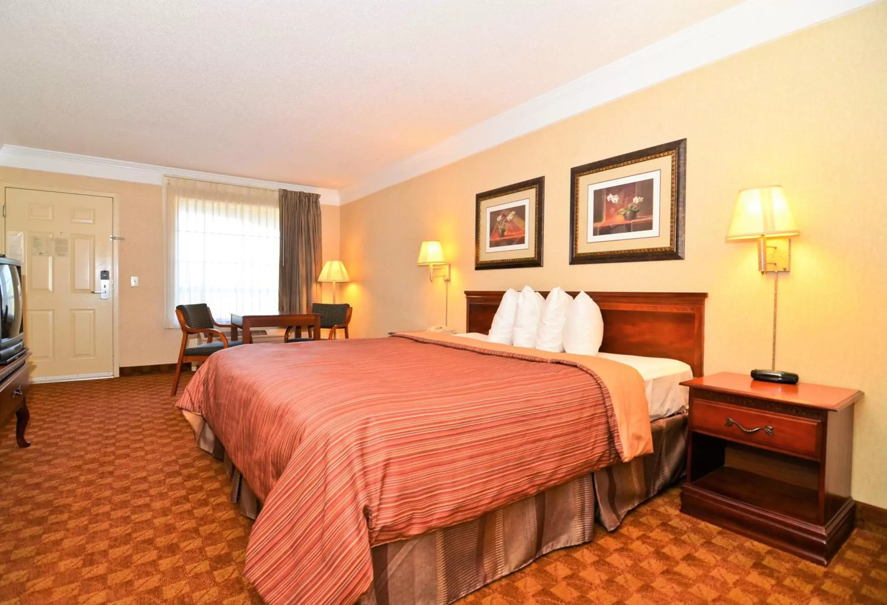 King Room - Disability Access in Peach State Inn & Suites King Room - Disability Access in Peach State Inn & Suites
