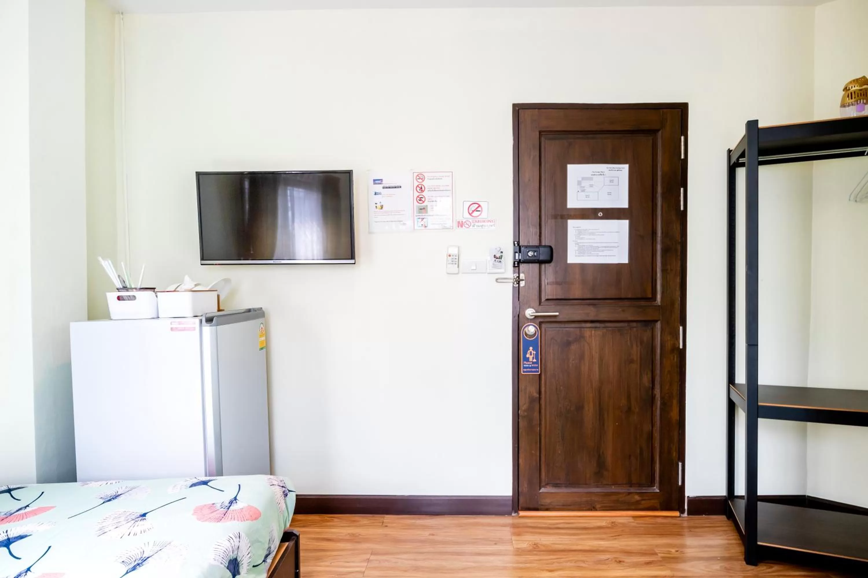 TV and multimedia in The Cube Sathorn Boutique Hotel เดอะ คิวบ์ สาทร บูติค โฮเทล Near BTS Surasak