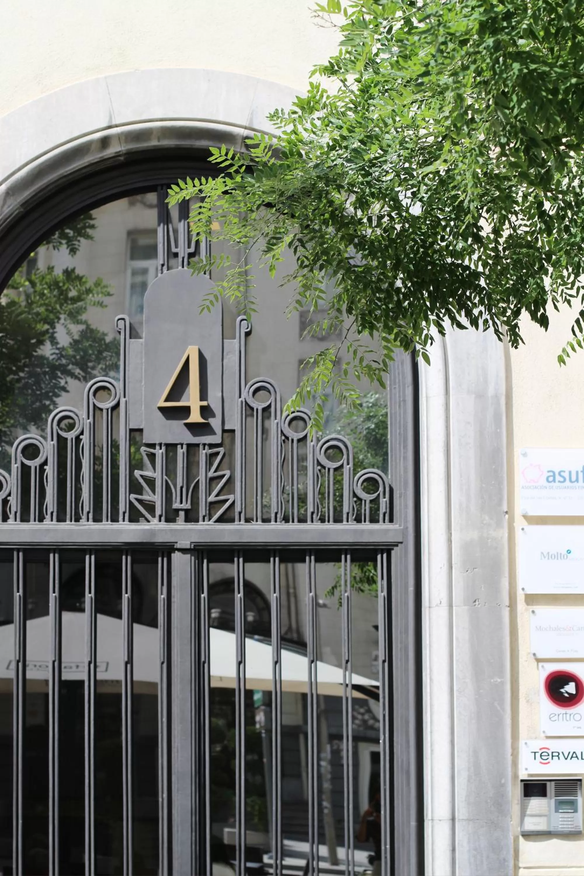 Facade/entrance in Numa Madrid Script