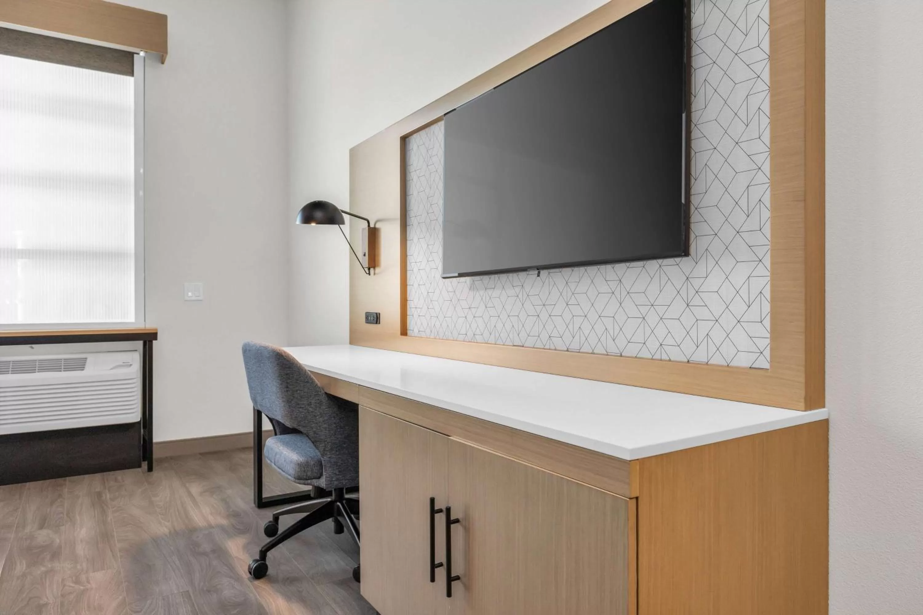 Photo of the whole room in La Quinta Inn & Suites by Wyndham San Jose Airport-Downtown