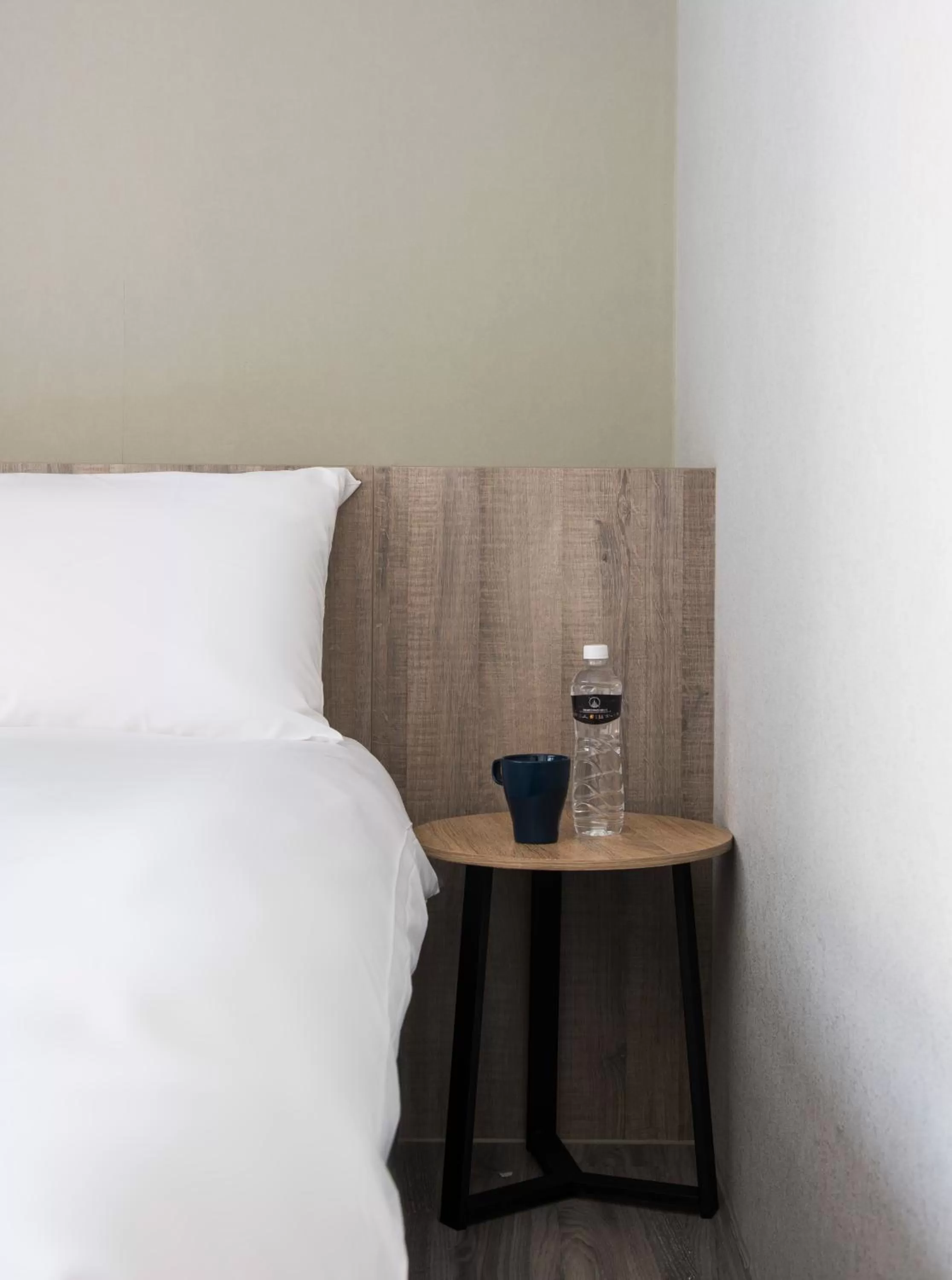 Bedroom, Bed in Sparrow Hotel