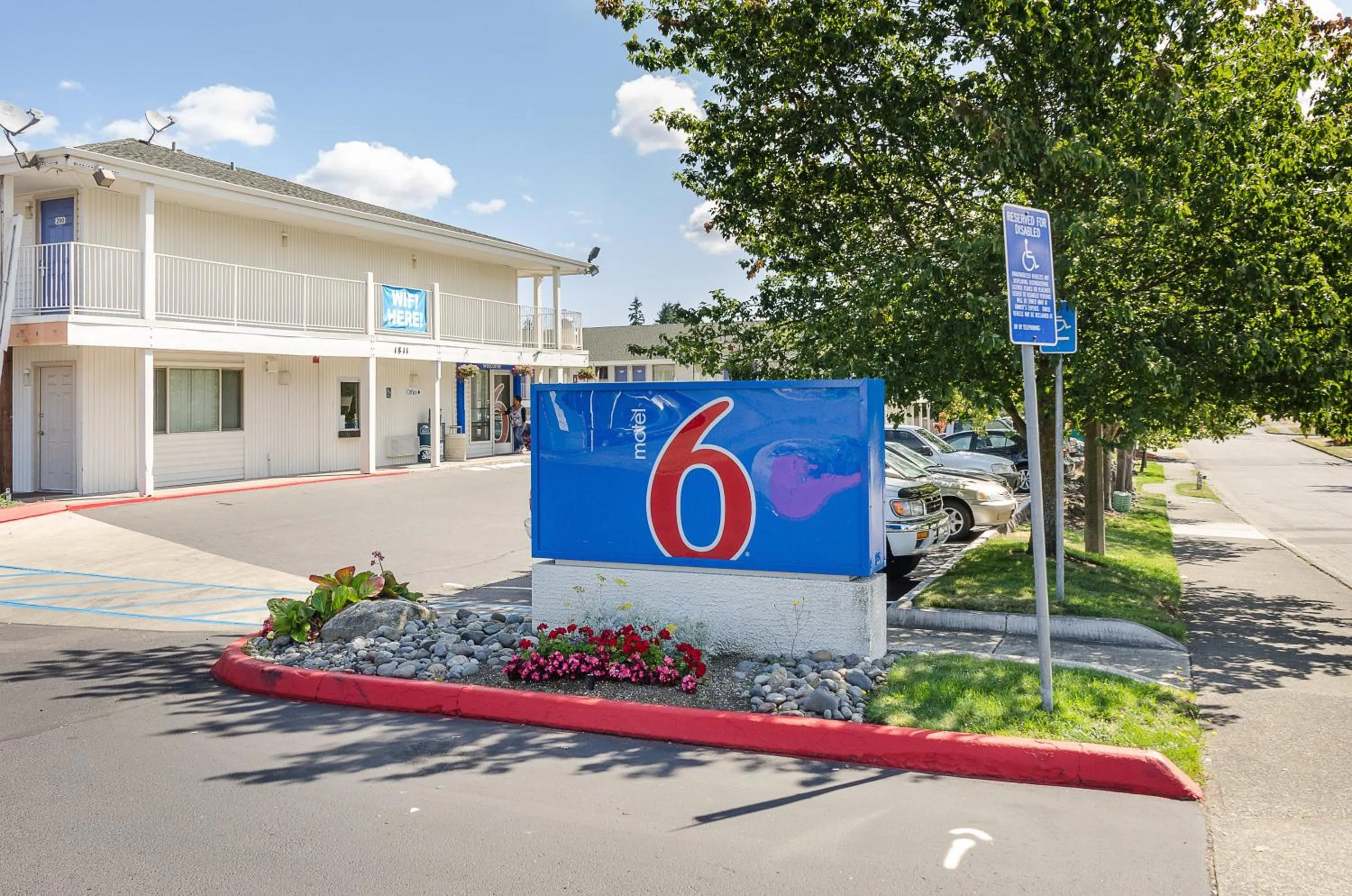 Facade/entrance in Motel 6-Tacoma, WA - South