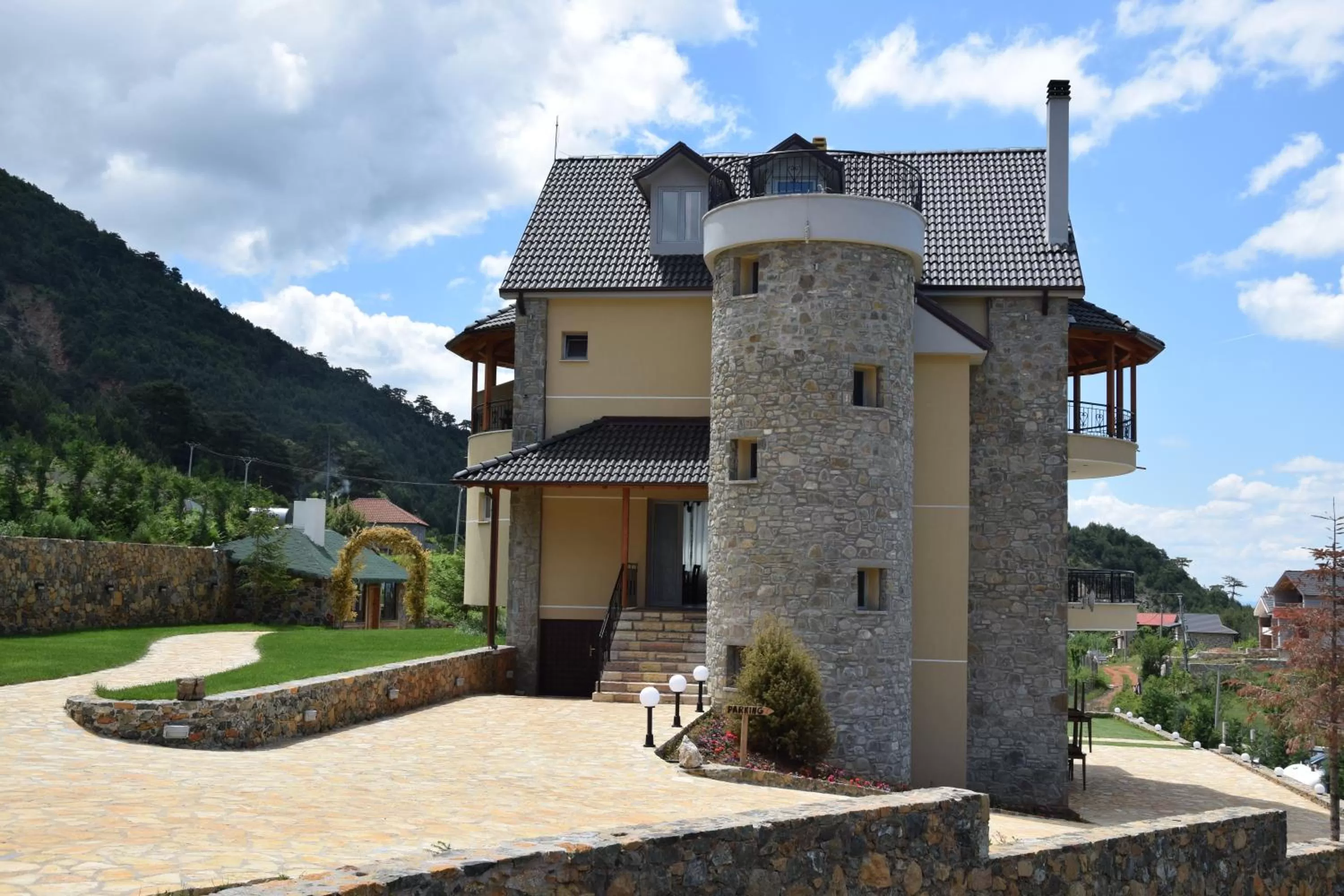 Property Building in Sofra E Shpatit