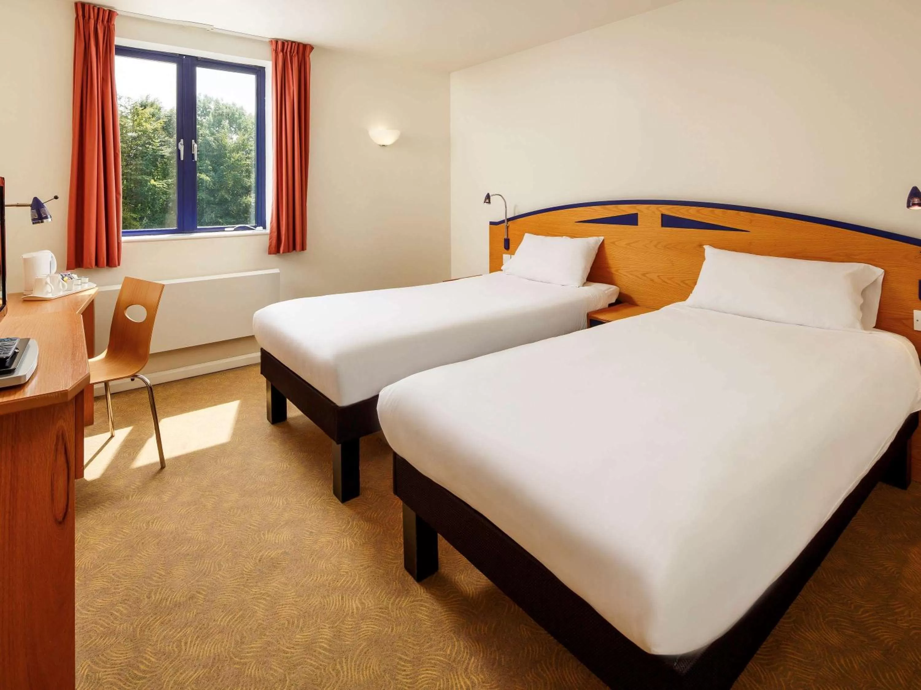 Photo of the whole room in ibis Preston North