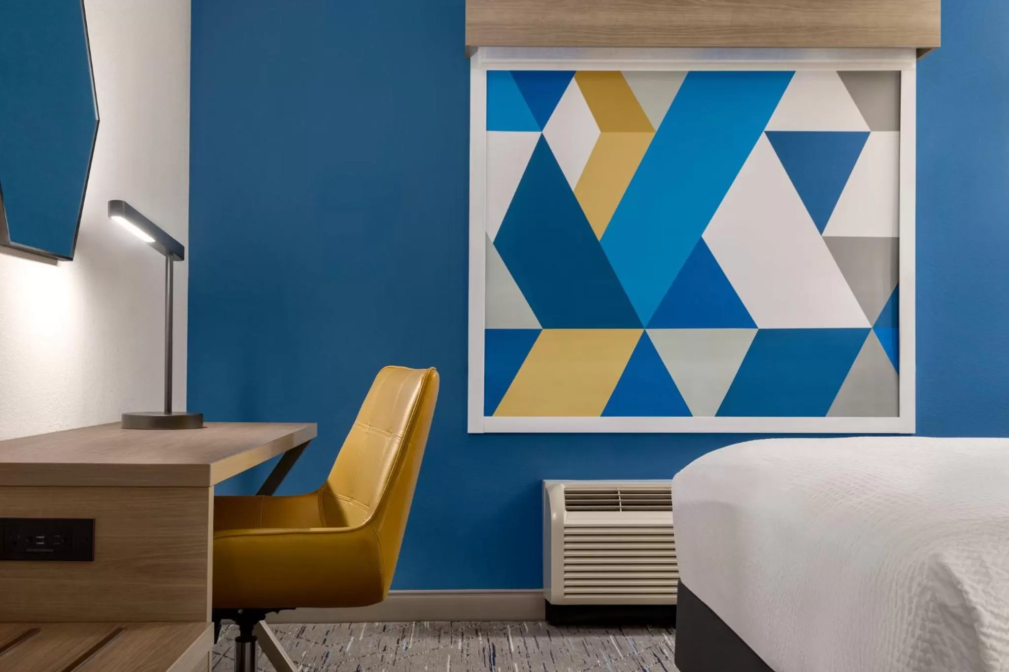 Photo of the whole room, Bed in Holiday Inn Express Hotel & Suites Fort Pierce West by IHG