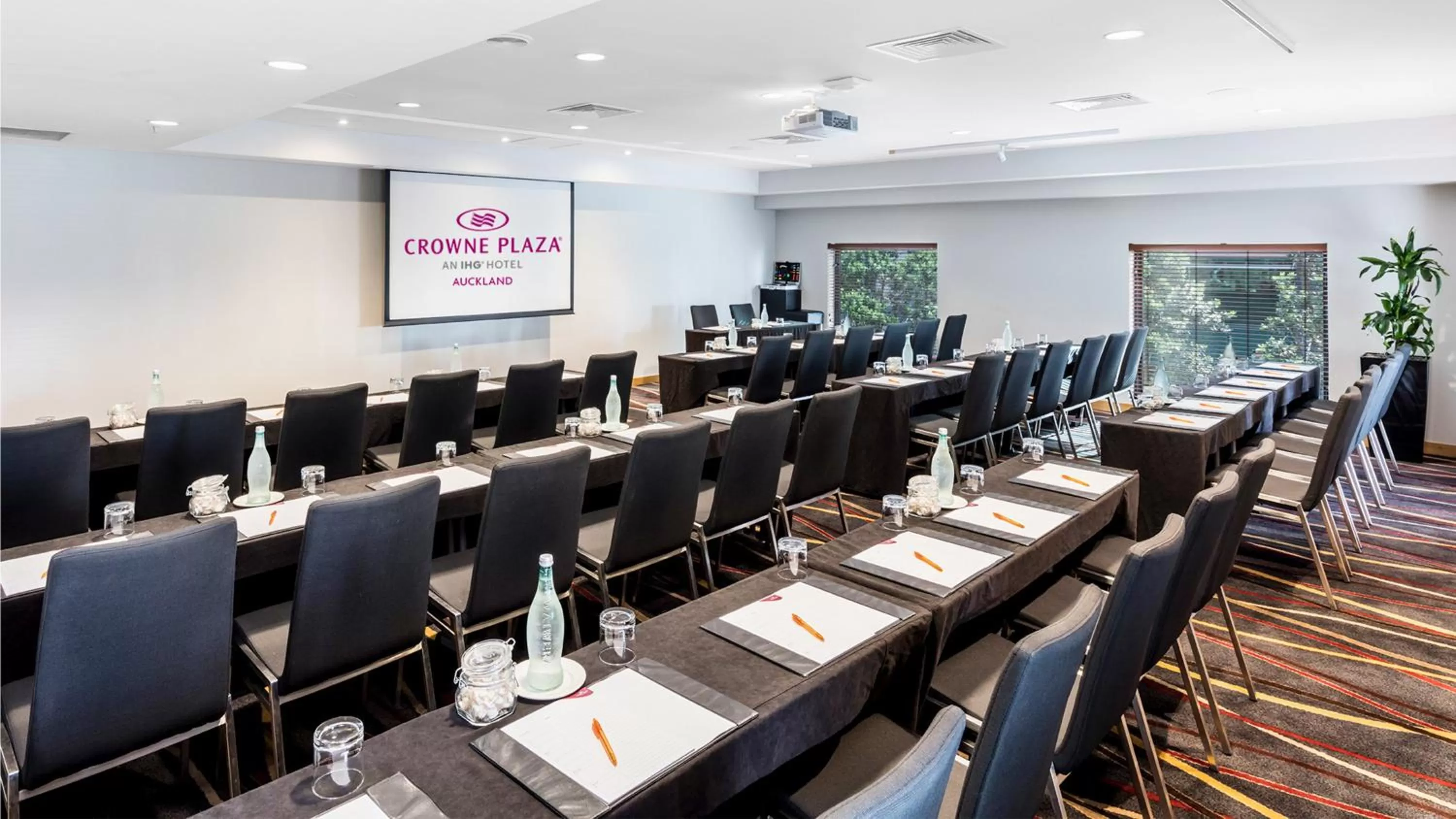 Meeting/conference room in Crowne Plaza Auckland by IHG