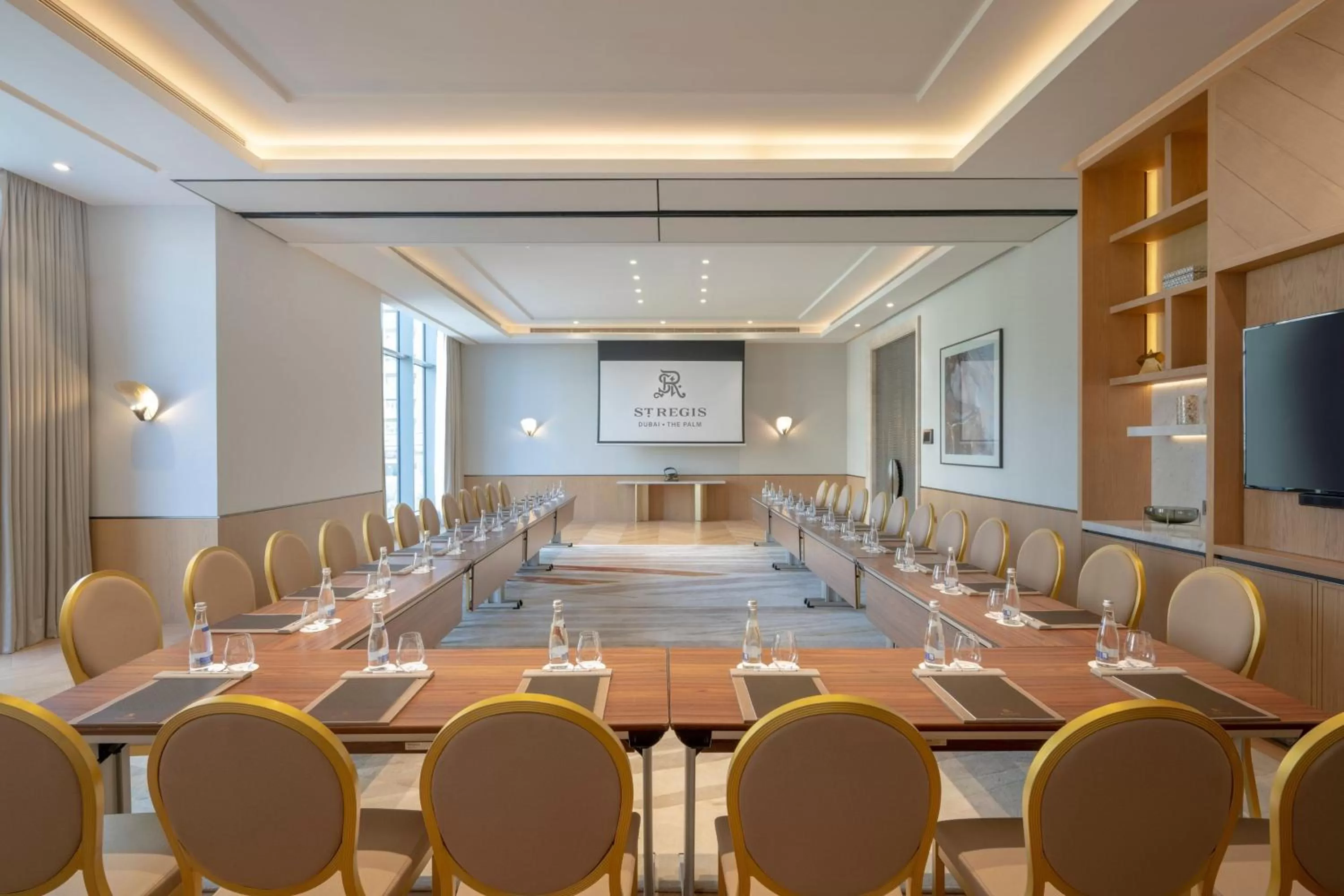 Meeting/conference room in The St. Regis Dubai, The Palm