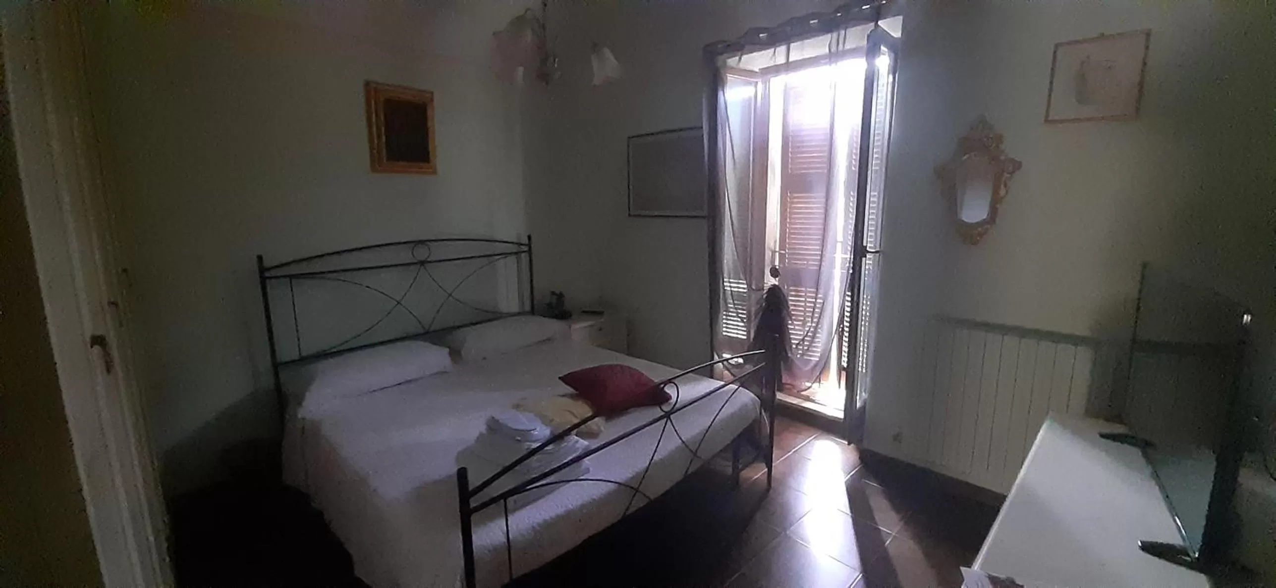 Double Room with Garden View - single occupancy in B&B MAMMA ARI