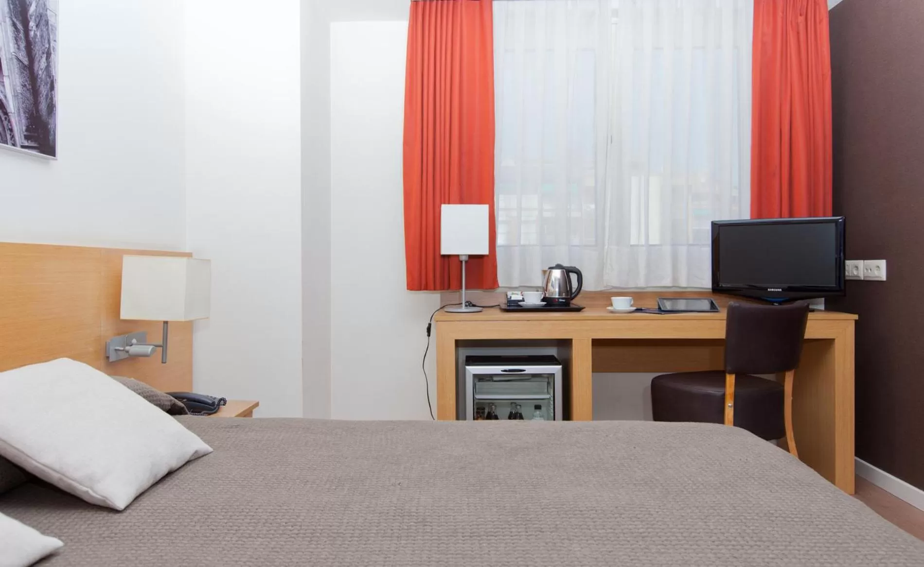 Photo of the whole room, Bed in Hotel Sagrada Familia