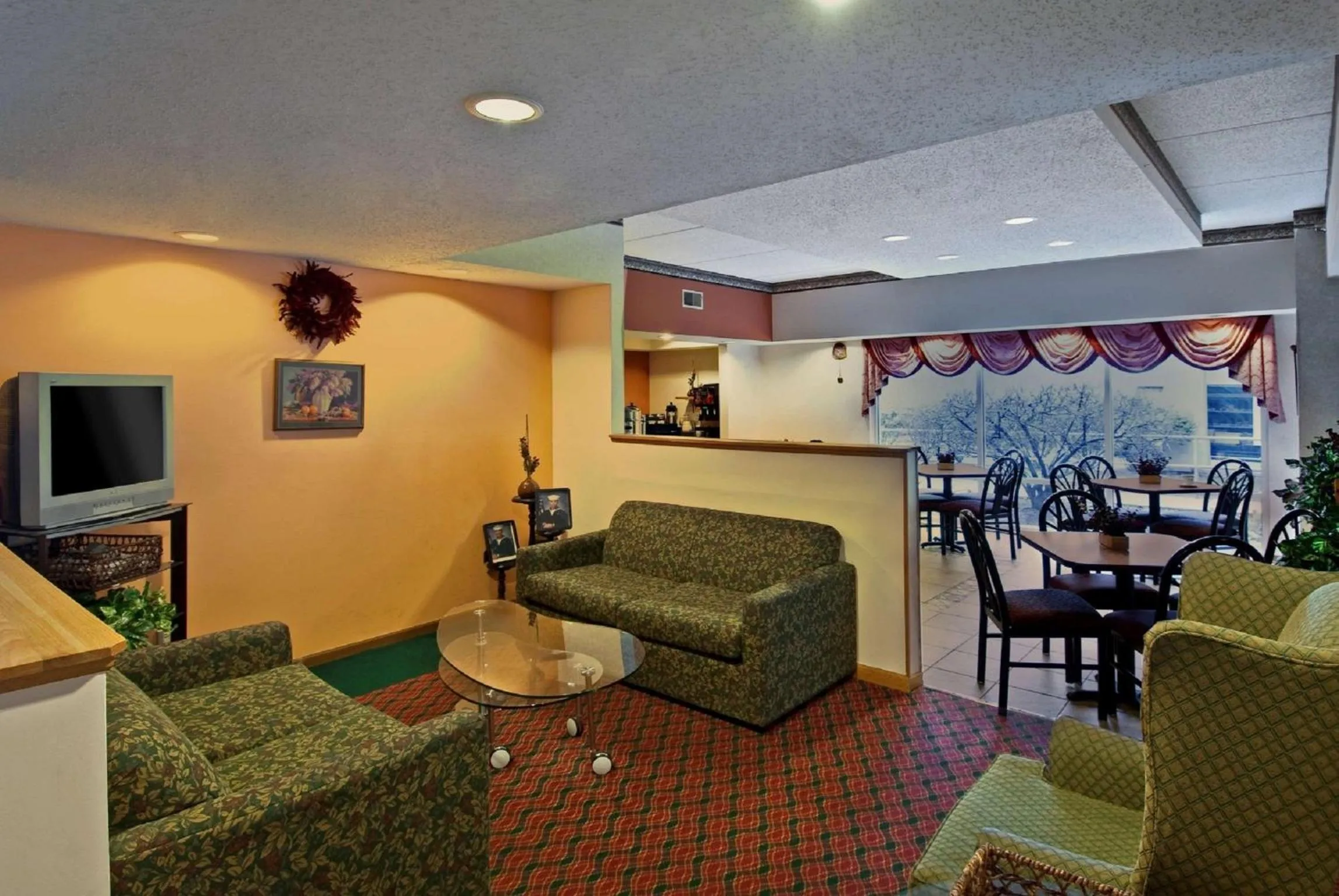 Restaurant/places to eat in Americas Best Value Inn Waukegan